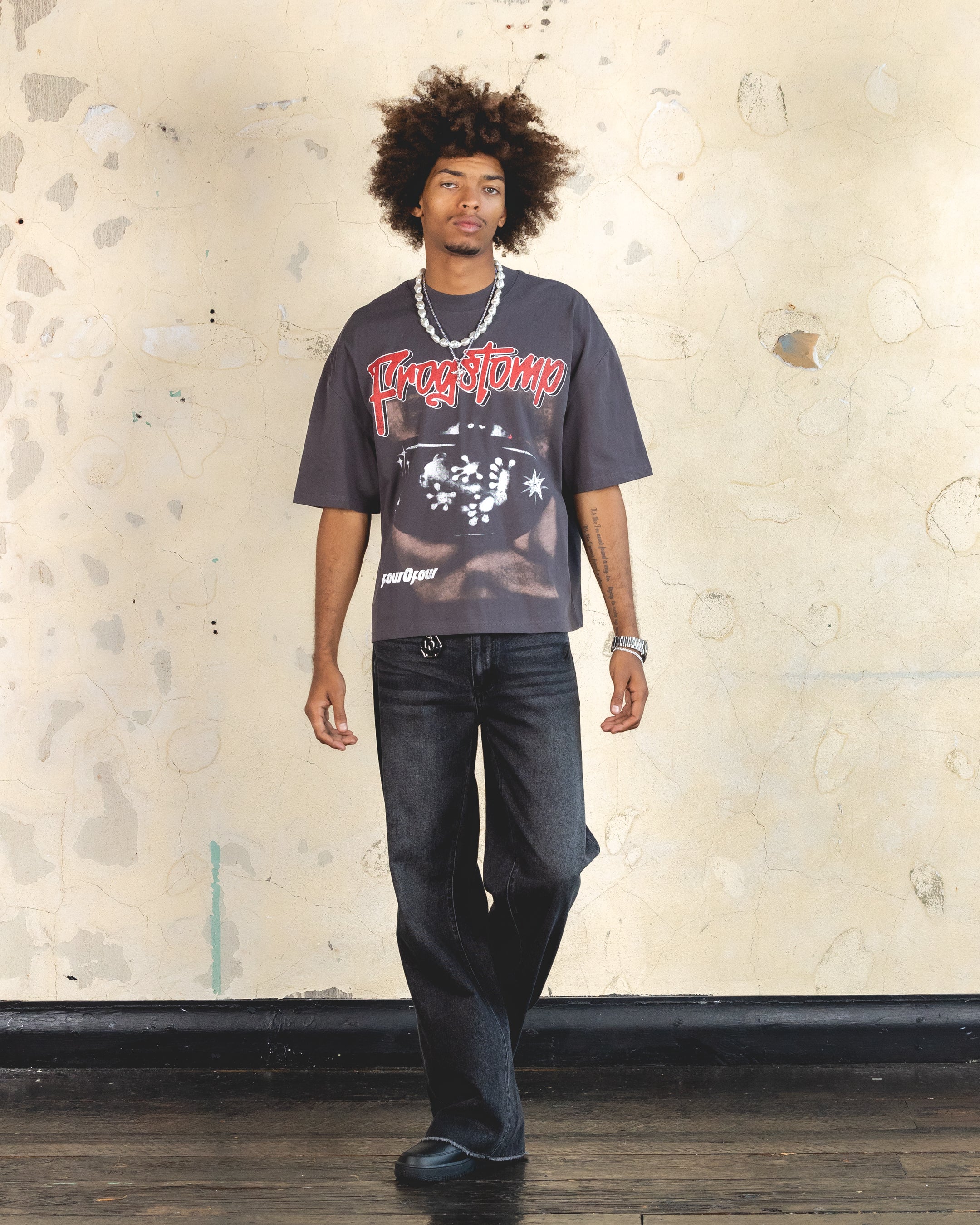 404 Frogstomp Cropped T-Shirt Charcoal - Image 3
