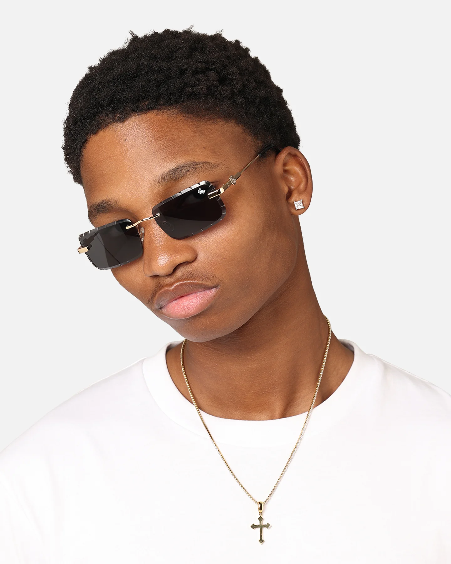 Belvoir & Co Diamond Cut Hampton Sunglasses Black/Gold - Image 3