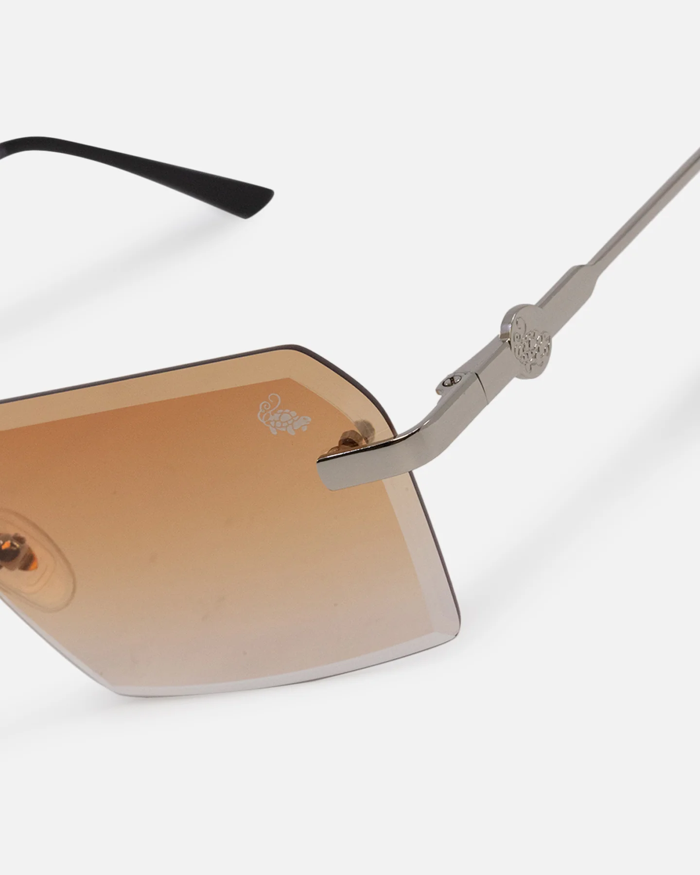 Belvoir & Co Kennedy Sunglasses Tea/Silver - Image 6
