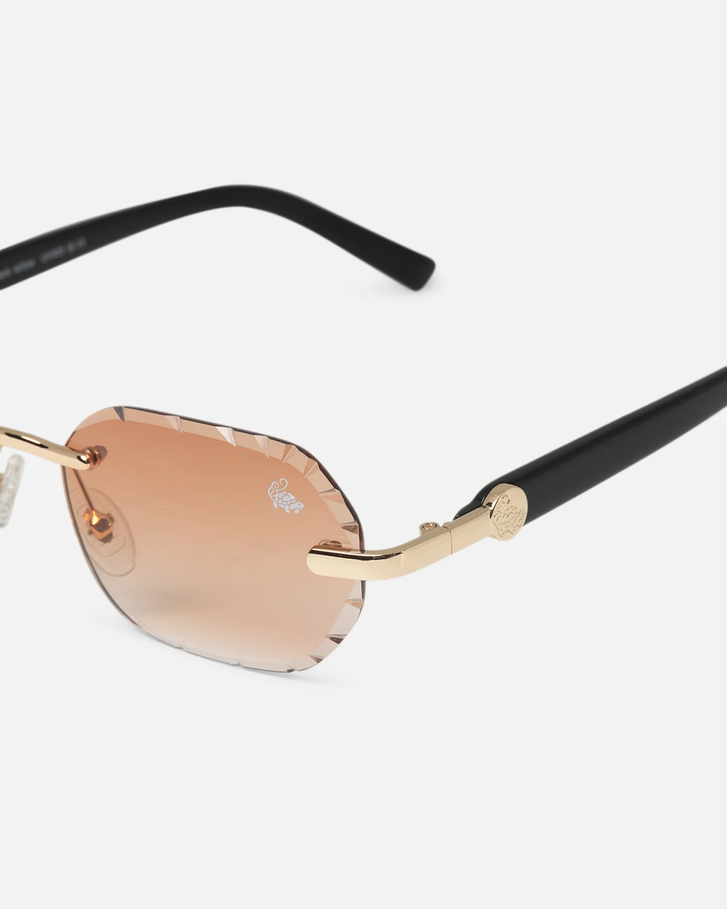 Belvoir & Co Willow Diamond Cut Sunglasses Tea/Black - Image 4