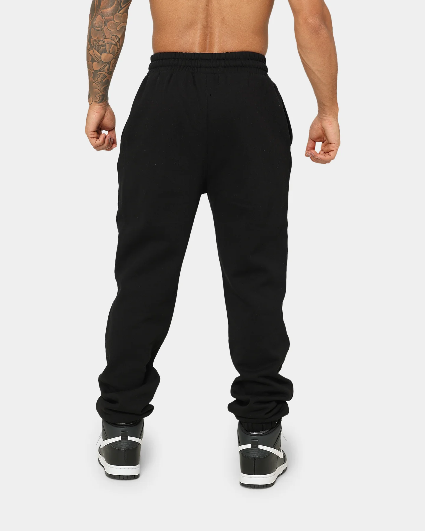 Carre Etoiles Premium Sweat Pants Black - Image 4