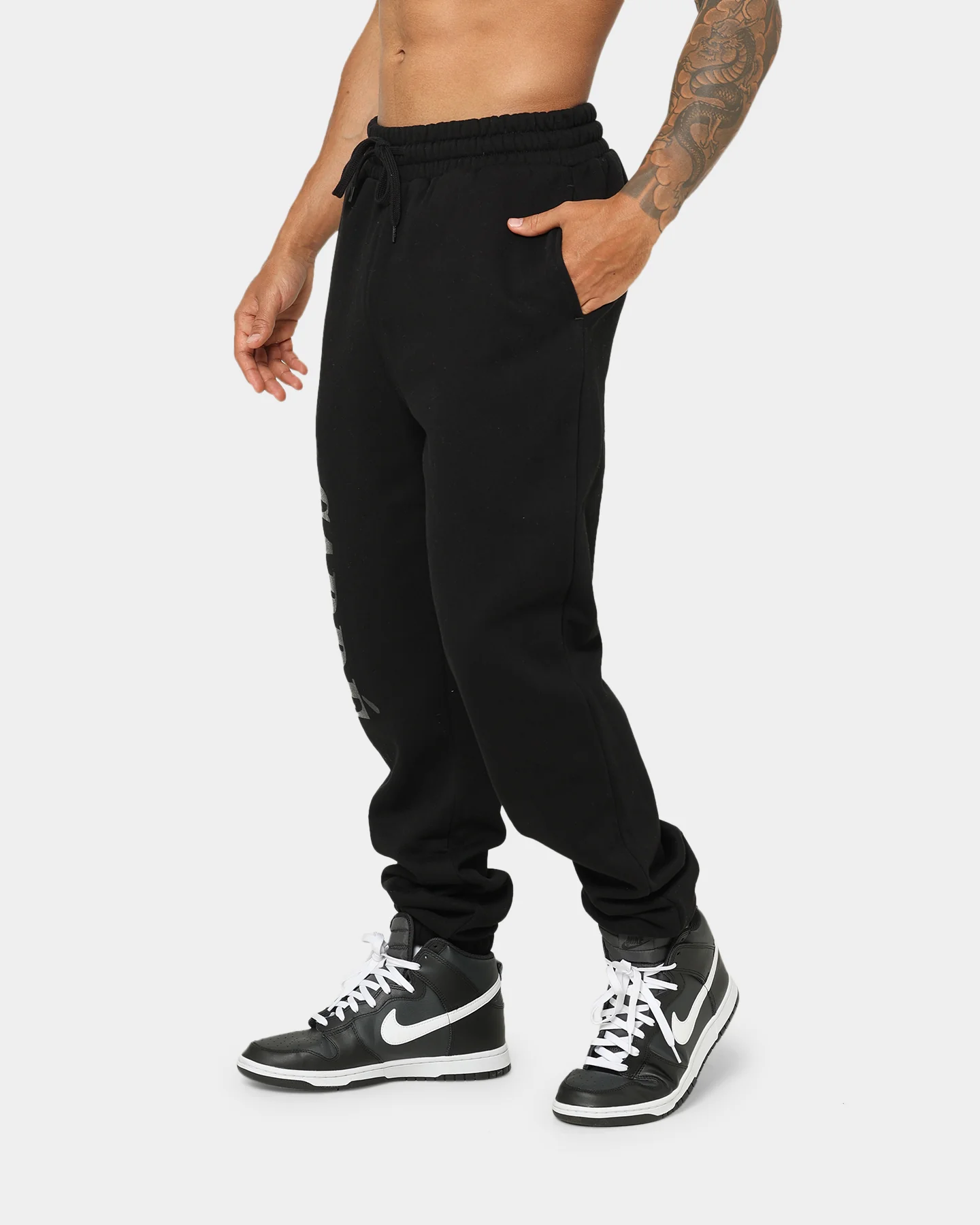 Carre Etoiles Premium Sweat Pants Black - Image 6