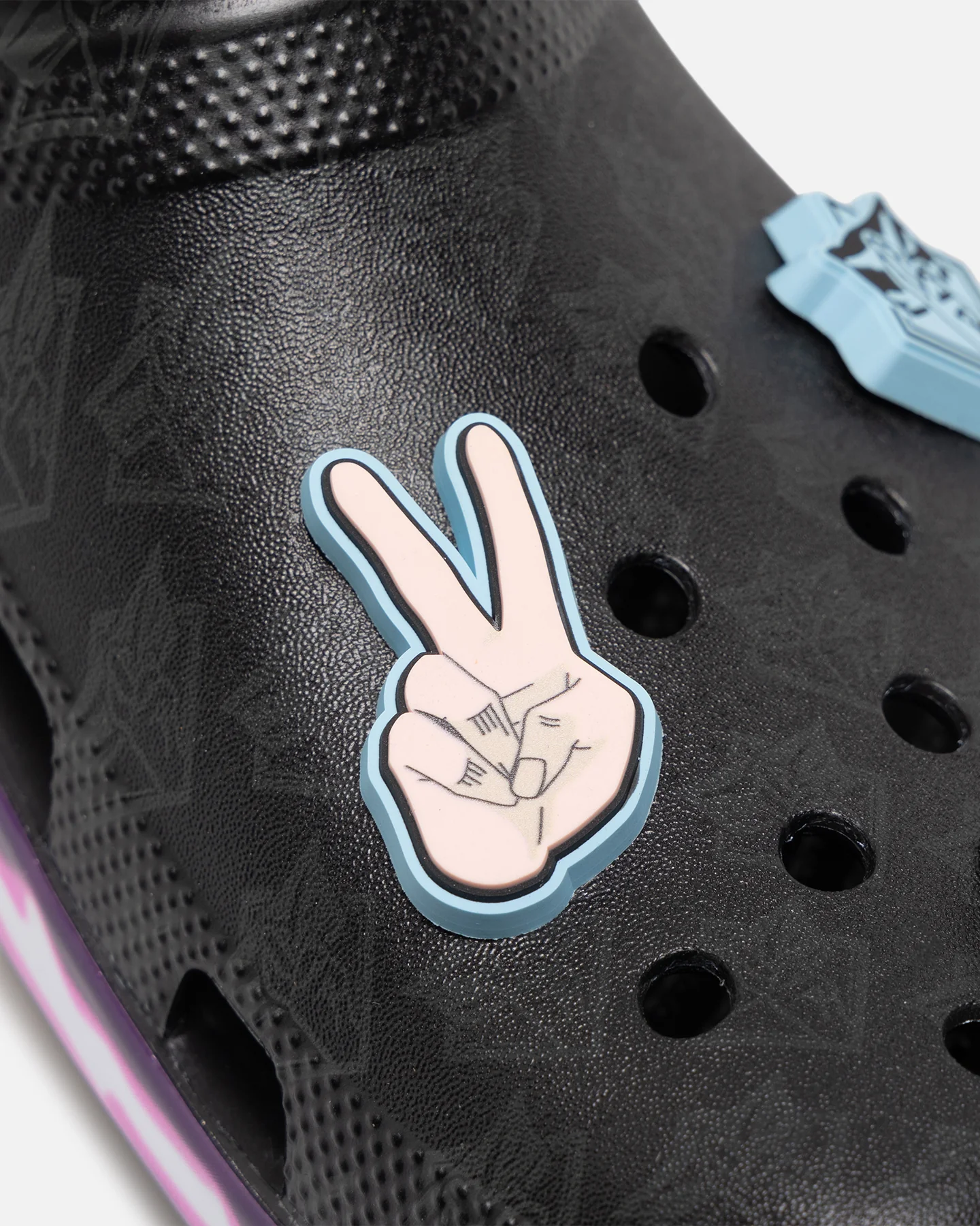 Crocs X Jujutsu Kaisen Satoru Gojo Classic Clog Multi - Image 11