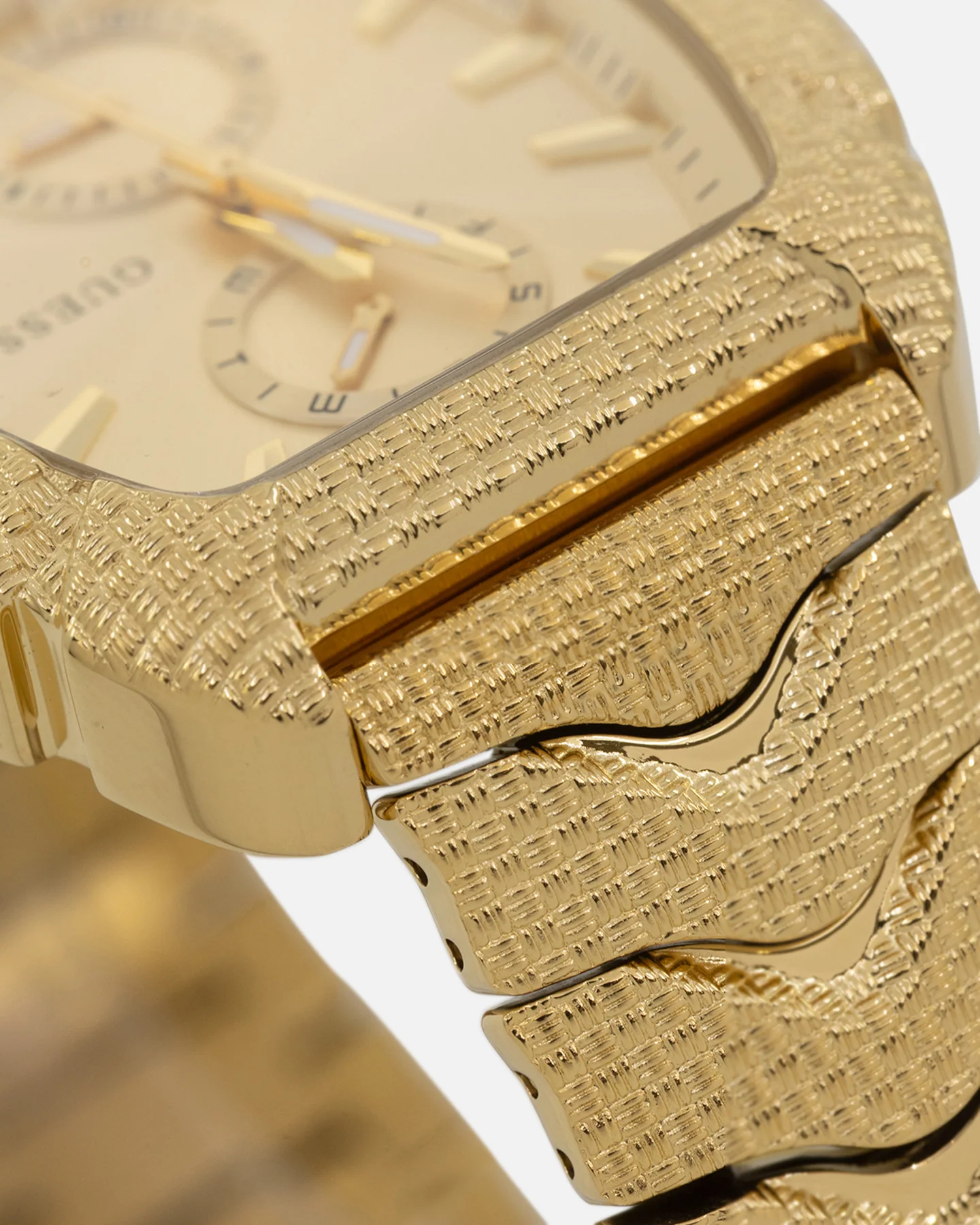 Guess Mainline Nile Textured Bracelet Watch Gold - Image 15