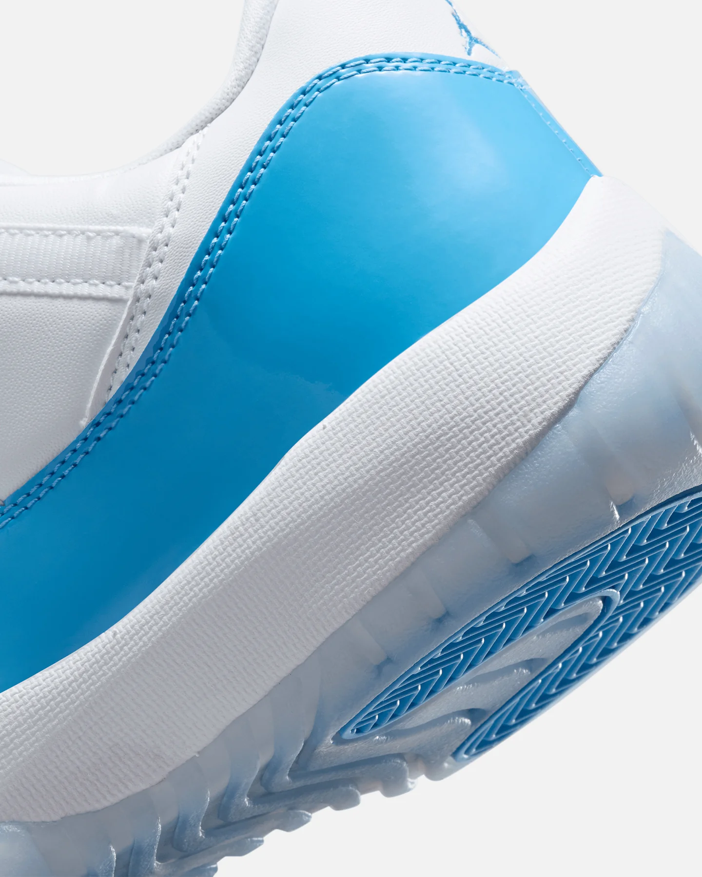 Jordan Air Jordan 11 Retro Low "University Blue" White/University Blue - Image 8