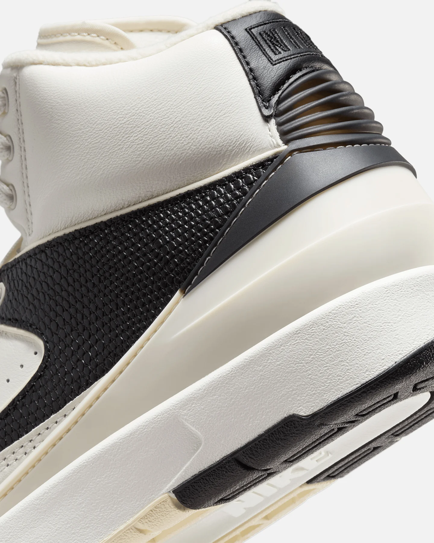 Jordan Women's Air Jordan 2 Retro Sail/Coconut - Image 8
