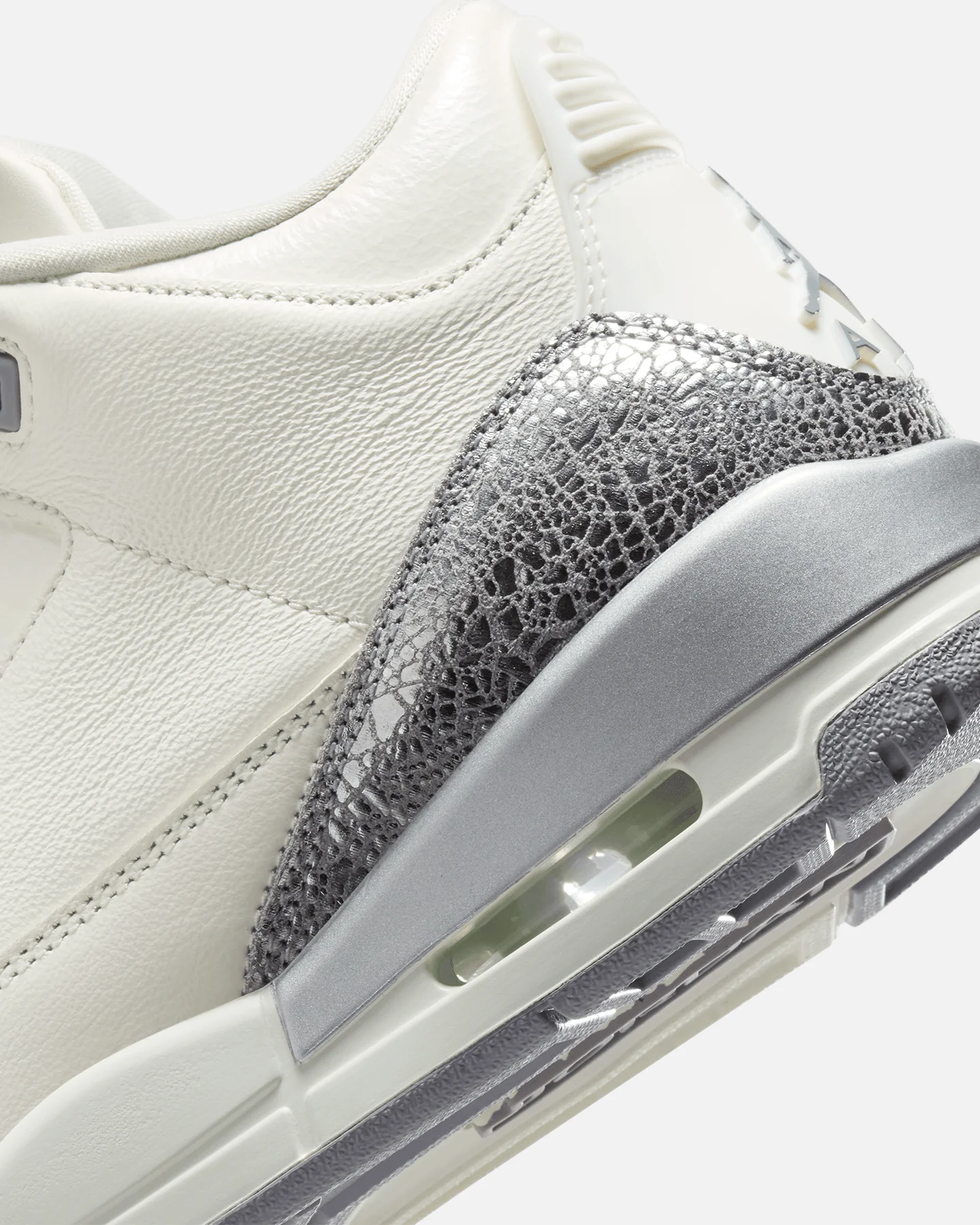 Jordan Women's Air Jordan 3 Retro "Metallic Silver" Sail/Cement Grey - Image 8