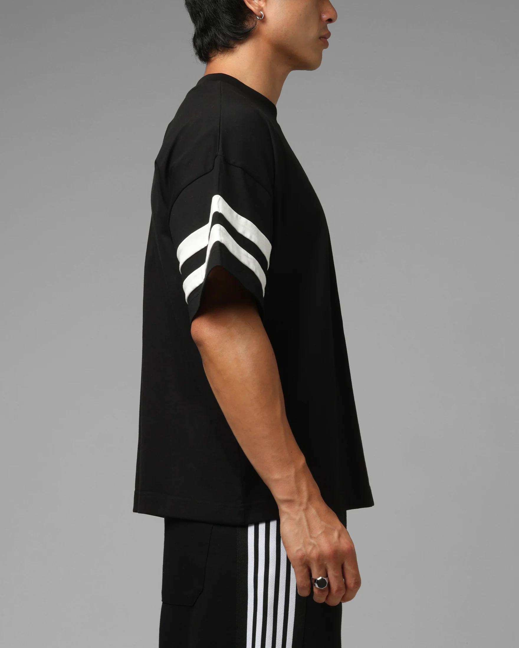 Loiter Hybrid Endzone T-Shirt Black - Image 4