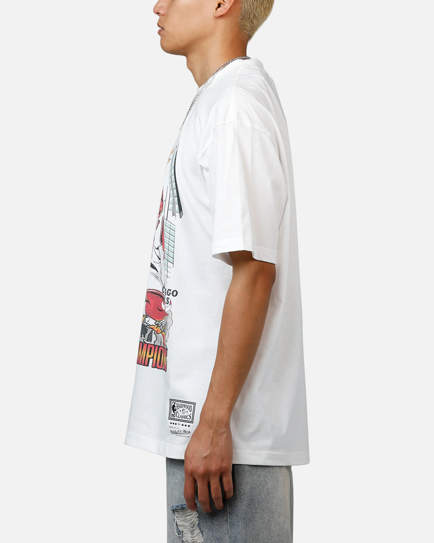 Mitchell & Ness Chicago Bulls Board Beaker T-Shirt Vintage White - Image 5