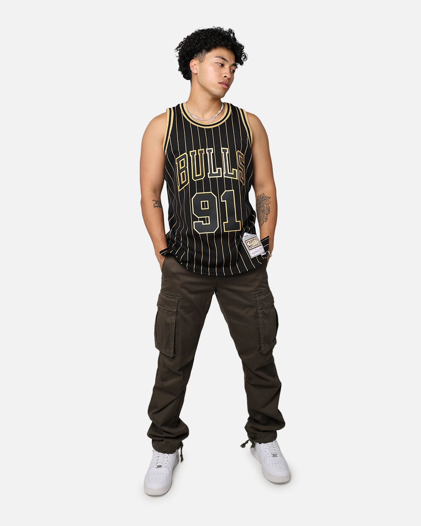 Mitchell & Ness Chicago Bulls Dennis Rodman '97-98 Swingman Jersey Black/Gold - Image 3