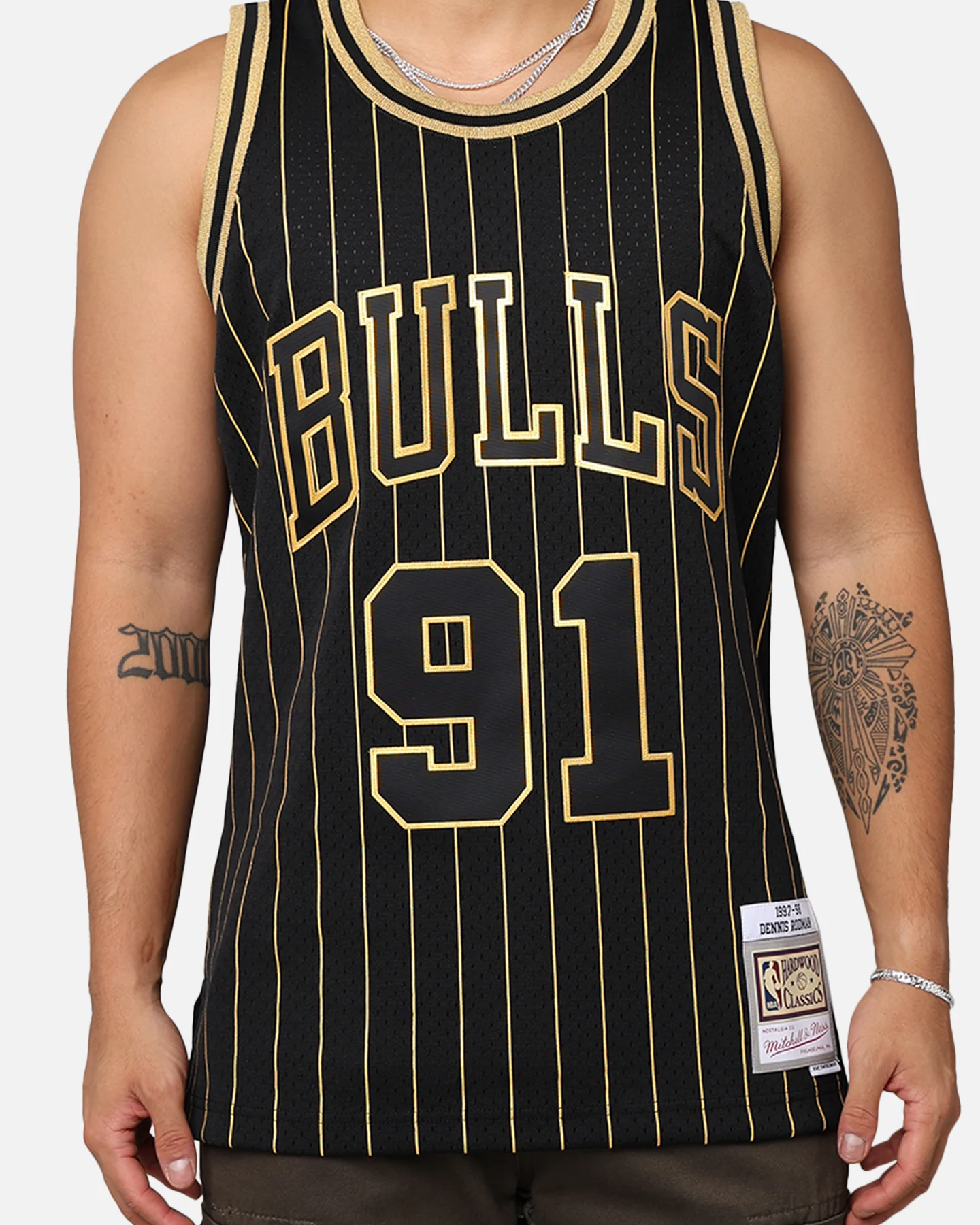 Mitchell & Ness Chicago Bulls Dennis Rodman '97-98 Swingman Jersey Black/Gold - Image 4