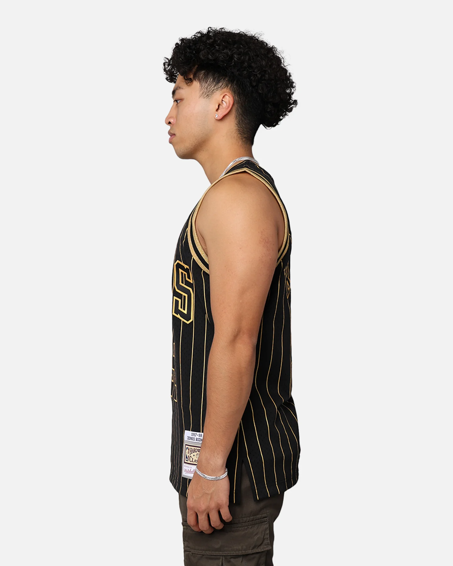 Mitchell & Ness Chicago Bulls Dennis Rodman '97-98 Swingman Jersey Black/Gold - Image 7