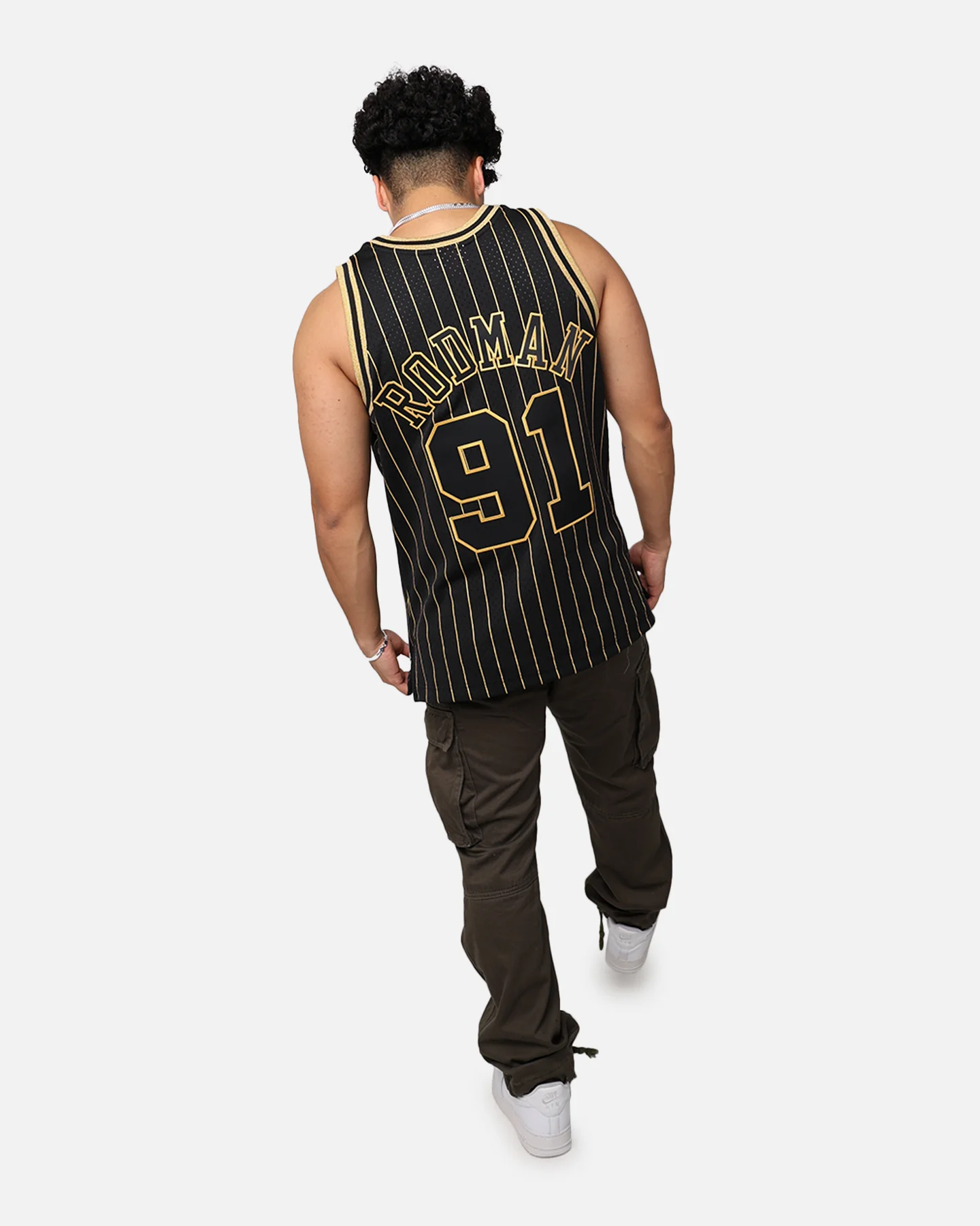 Mitchell & Ness Chicago Bulls Dennis Rodman '97-98 Swingman Jersey Black/Gold - Image 8