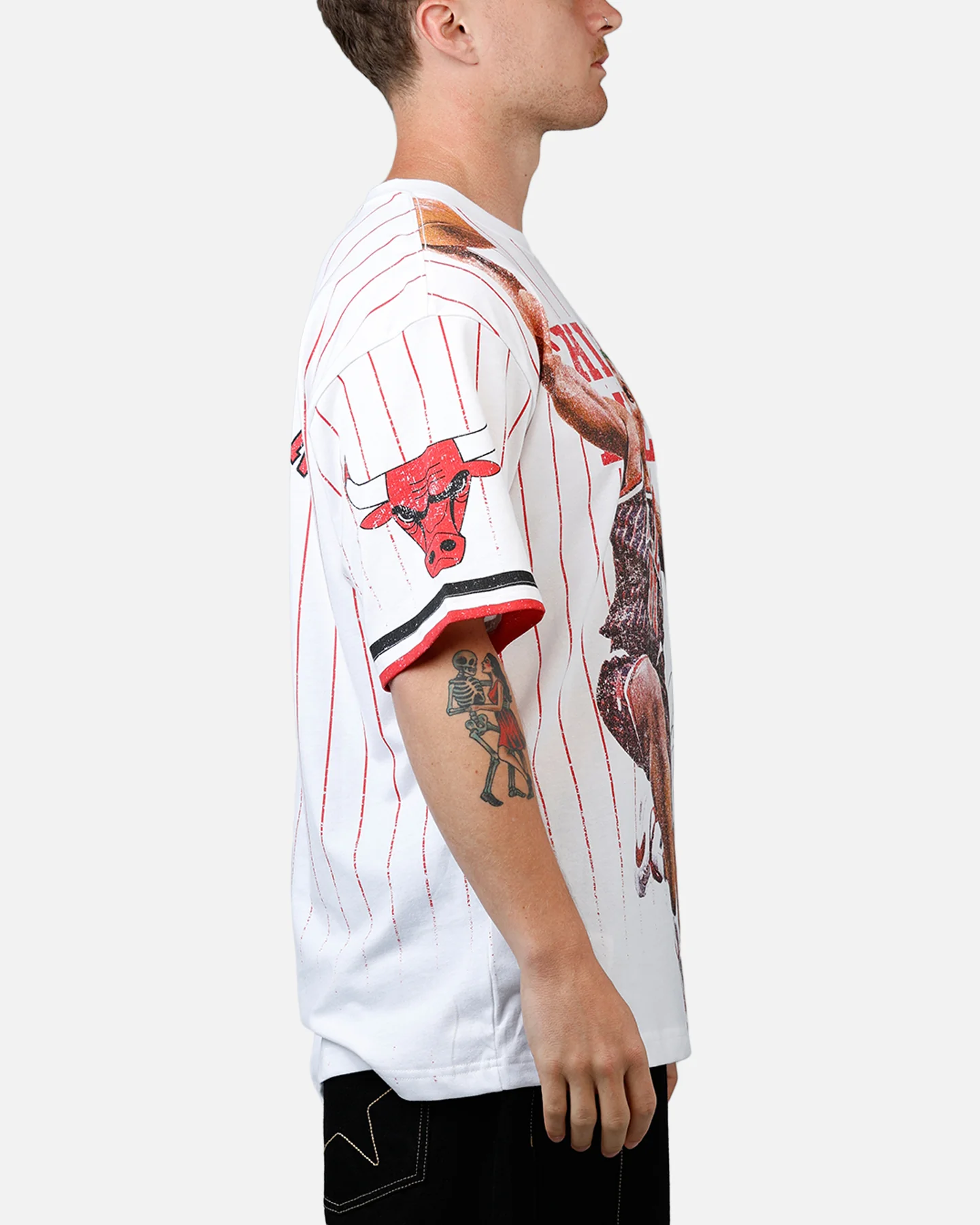 Mitchell & Ness Chicago Bulls Dennis Rodman Playmaker T-Shirt White - Image 4