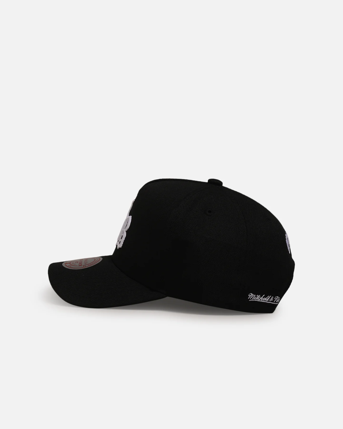 Mitchell & Ness Chicago Bulls 'Gothic Letter' Pro Pinch Snapback Black - Image 4