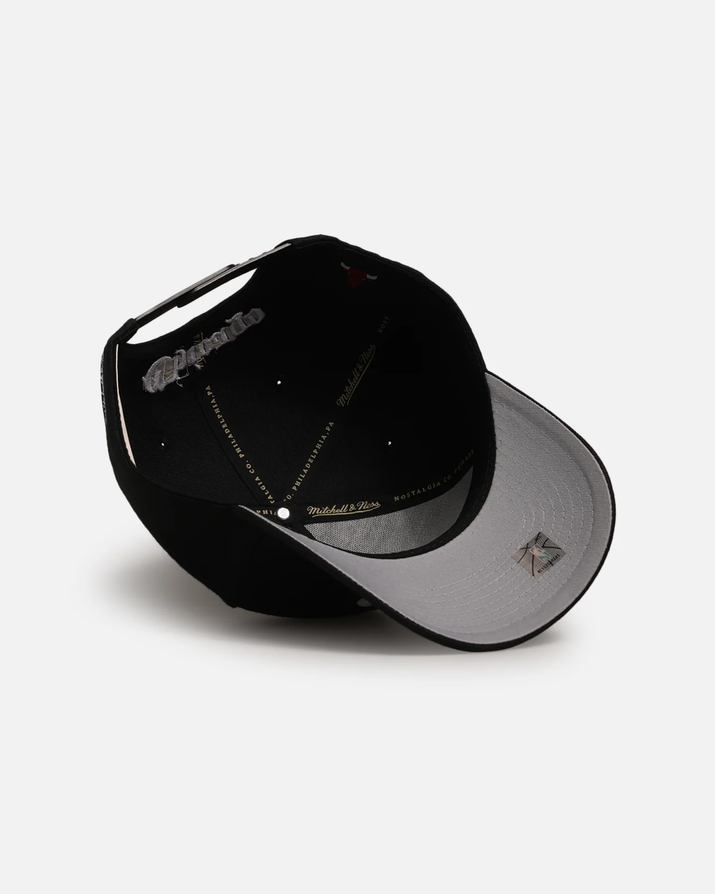 Mitchell & Ness Chicago Bulls 'Gothic Letter' Pro Pinch Snapback Black - Image 6