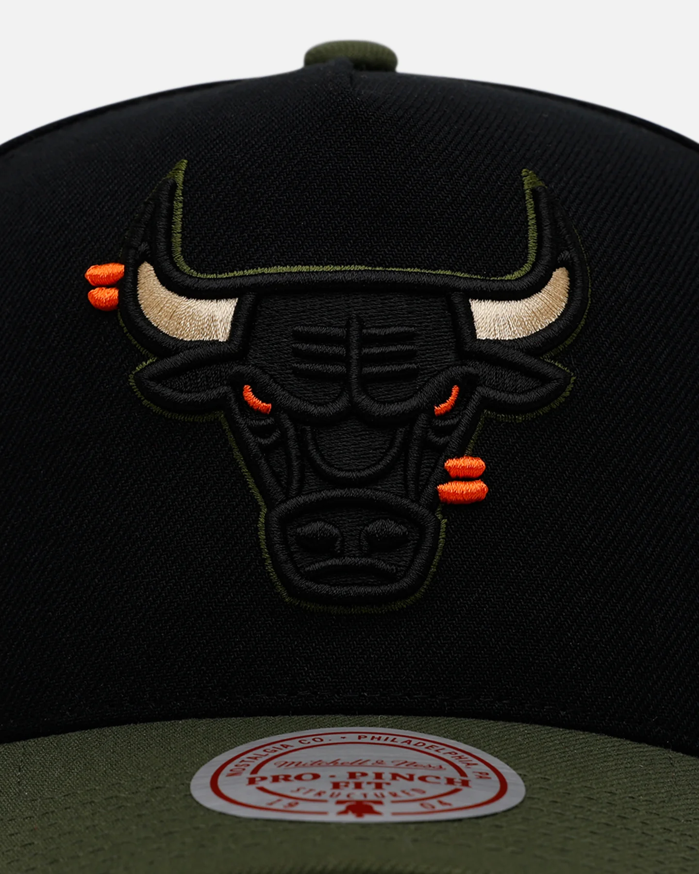 Mitchell & Ness Chicago Bulls 'Olive Cargos' Pro Pinch Snapback Olive/Black - Image 5