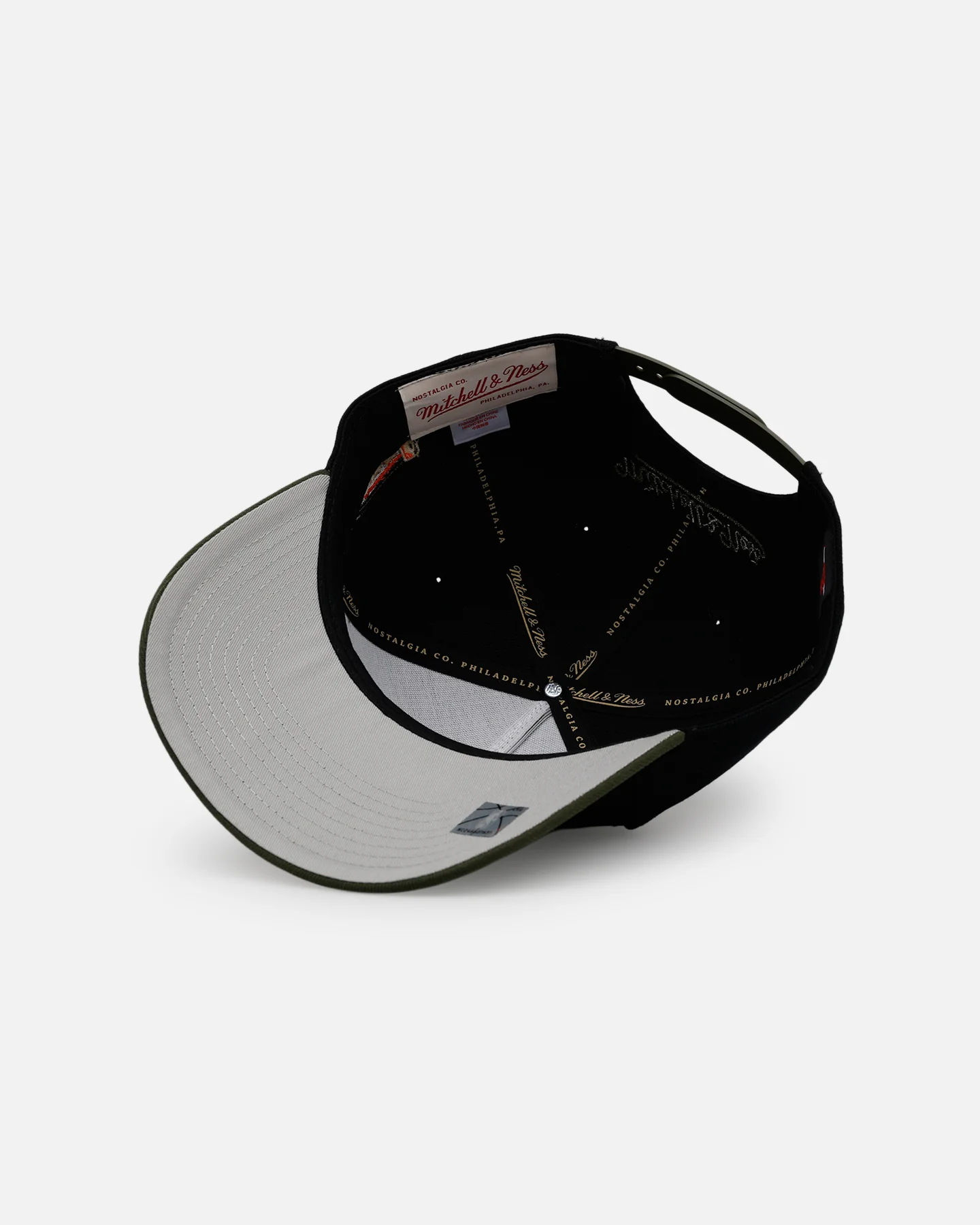 Mitchell & Ness Chicago Bulls 'Olive Cargos' Pro Pinch Snapback Olive/Black - Image 6