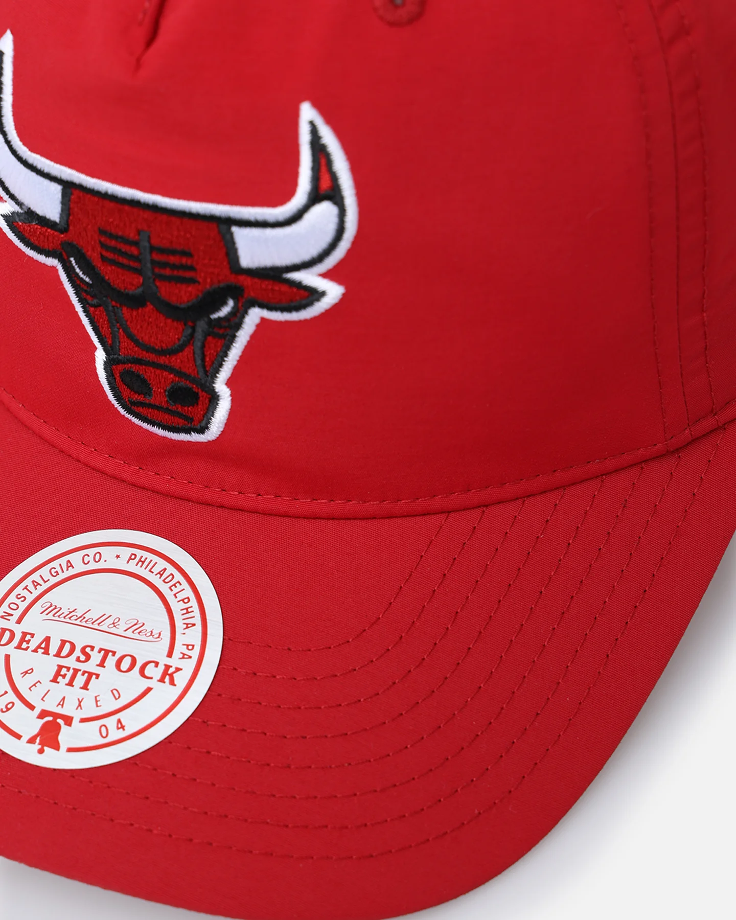 Mitchell & Ness Chicago Bulls Retro Matte Nylon Origins Snapback Red - Image 2