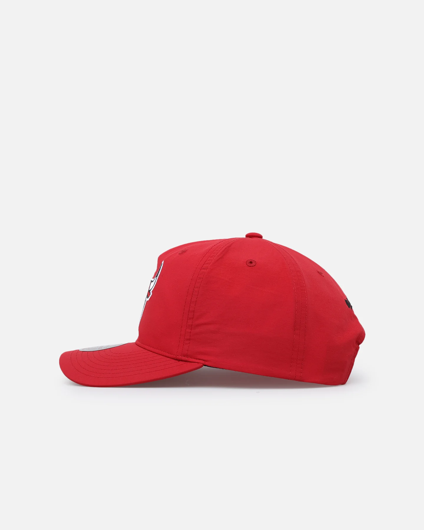 Mitchell & Ness Chicago Bulls Retro Matte Nylon Origins Snapback Red - Image 5