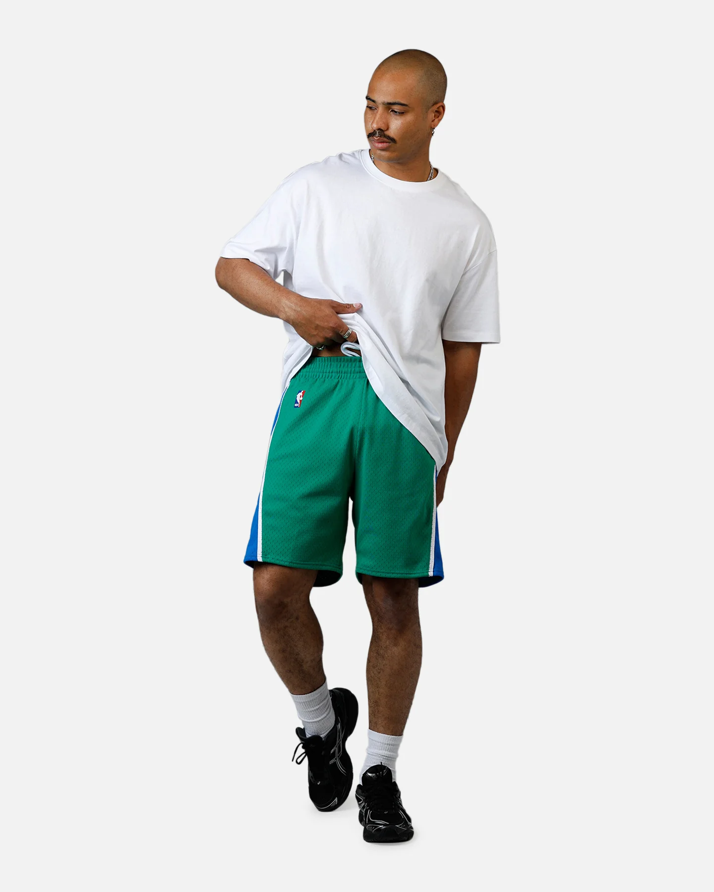 Mitchell & Ness Dallas Mavericks 2004 Swingman Shorts Green/Blue - Image 2
