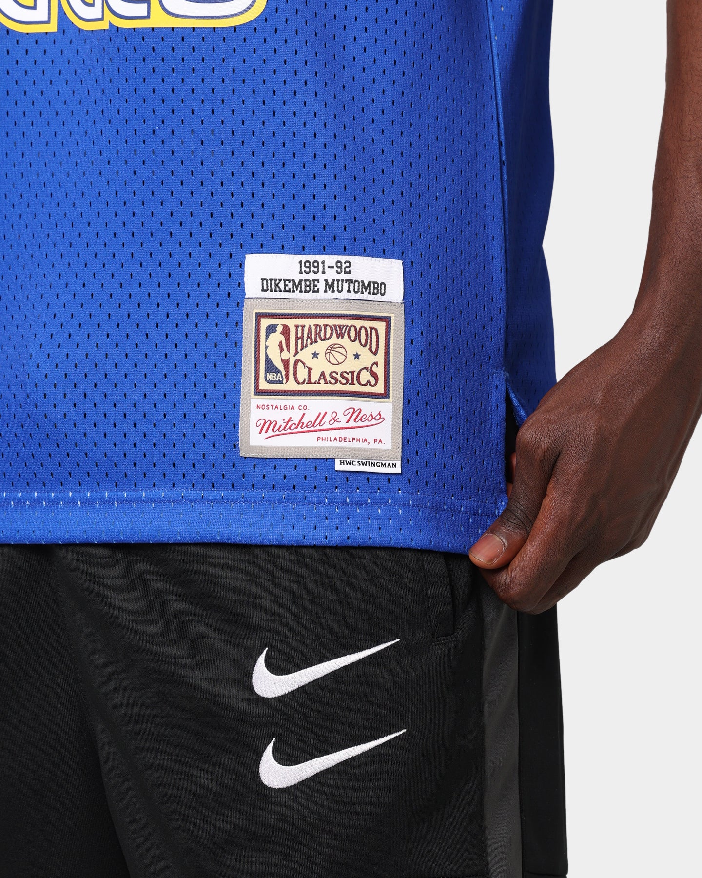 Mitchell & Ness Denver Nuggets Dikembe Mutombo #55 RD '91-'92 Swingman Jersey Royal - Image 9
