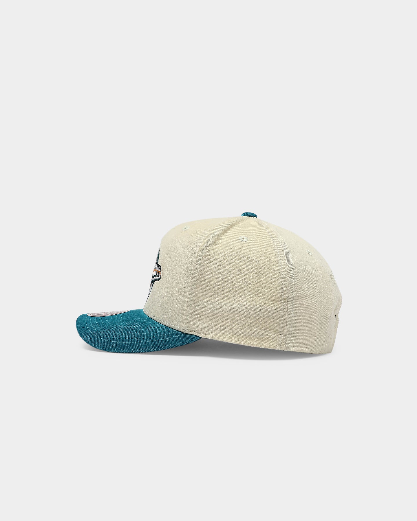 Mitchell & Ness Detroit Pistons Pro Crown Snapback Off White/Teal - Image 5