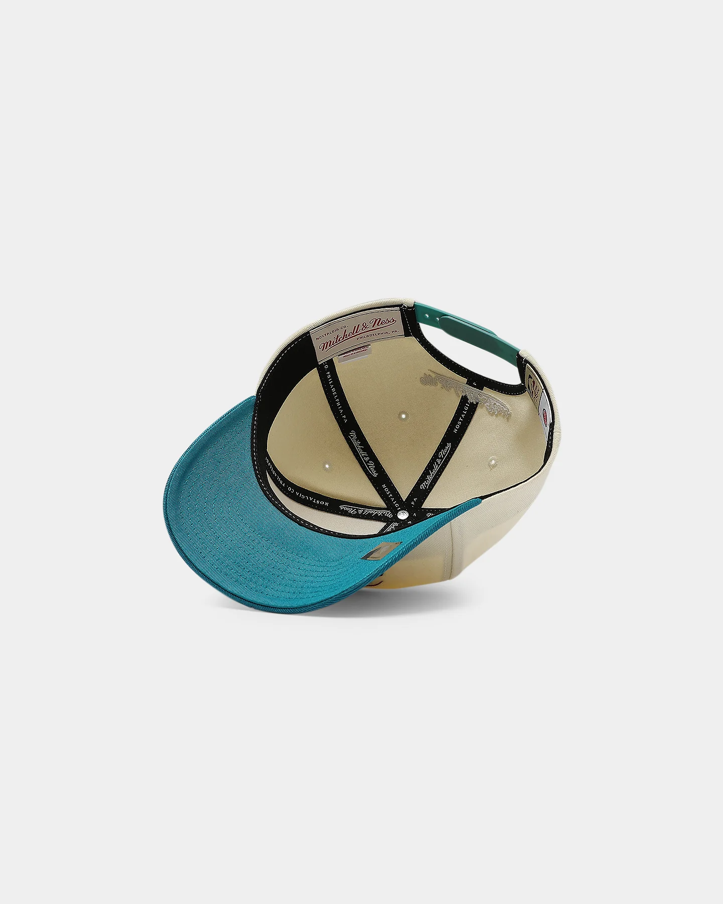 Mitchell & Ness Detroit Pistons Pro Crown Snapback Off White/Teal - Image 7