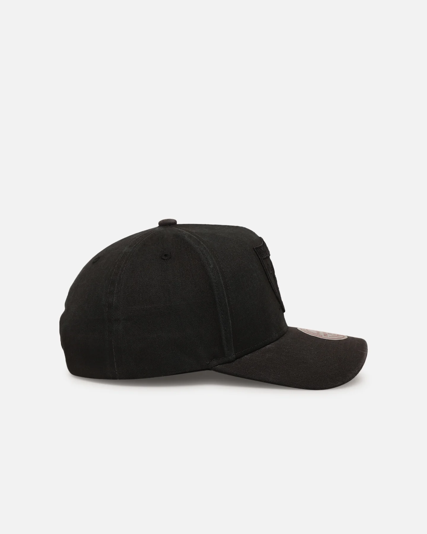 Mitchell & Ness Las Vegas Raiders 'Crossover' Pro Pinch Snapback Washed Black - Image 3