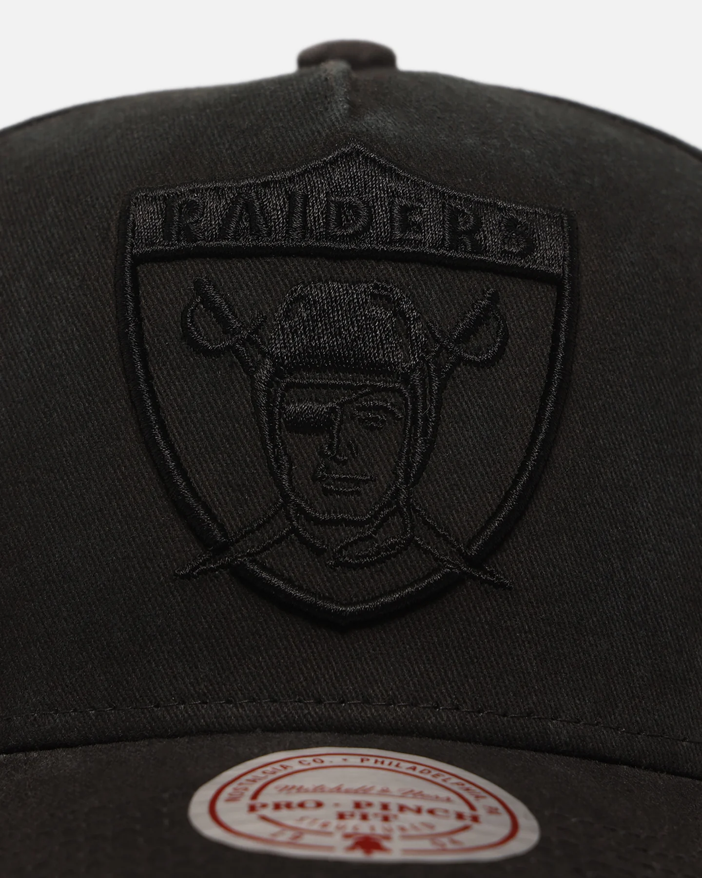 Mitchell & Ness Las Vegas Raiders 'Crossover' Pro Pinch Snapback Washed Black - Image 5
