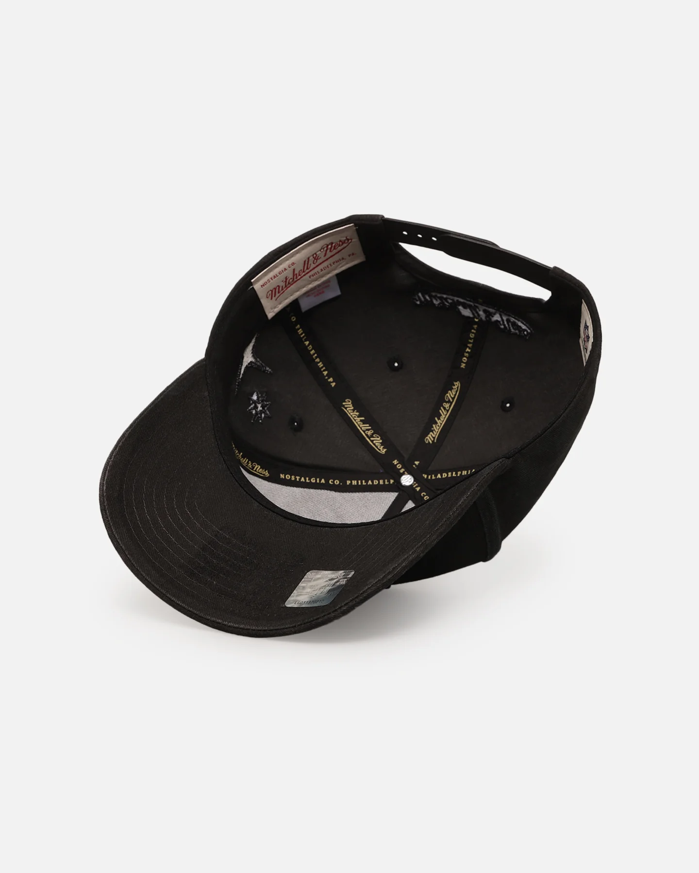 Mitchell & Ness Las Vegas Raiders 'Crossover' Pro Pinch Snapback Washed Black - Image 6