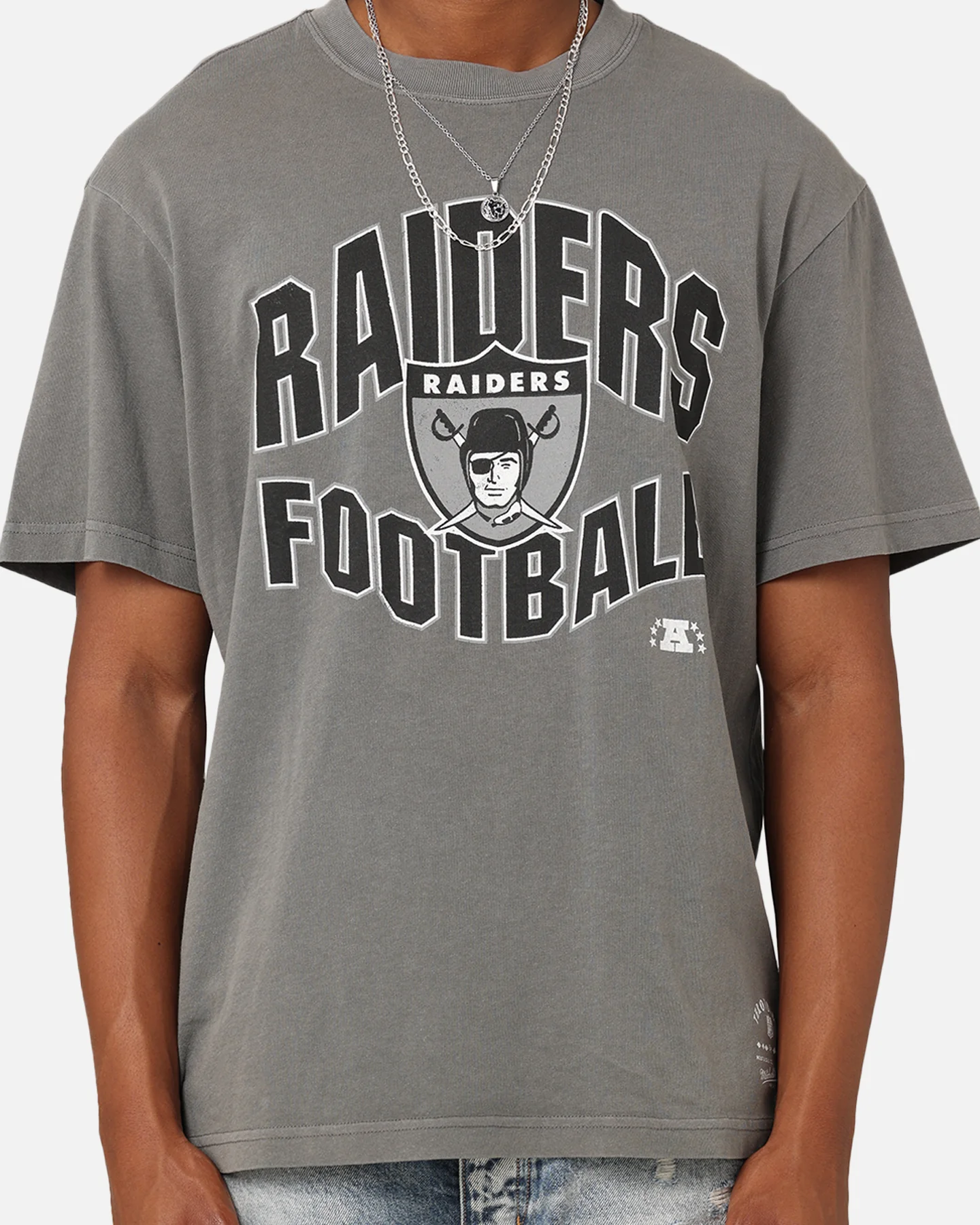 Mitchell & Ness Las Vegas Raiders Wave Arch T-Shirt Gunmetal - Image 3