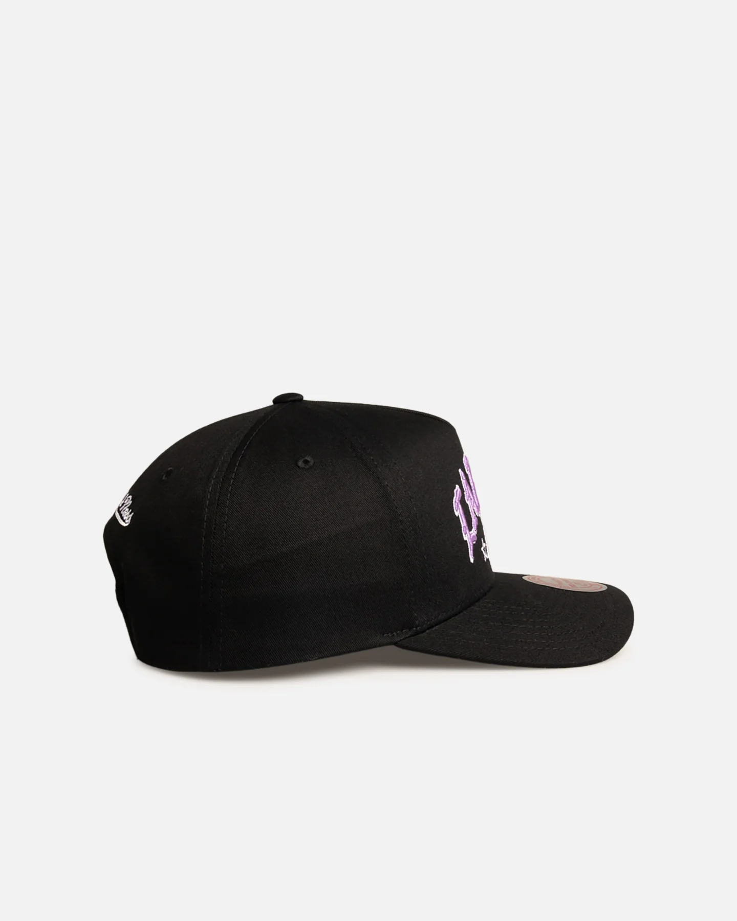 Mitchell & Ness Los Angeles Lakers 'Black Letter' Pro Pinch Snapback Black - Image 3