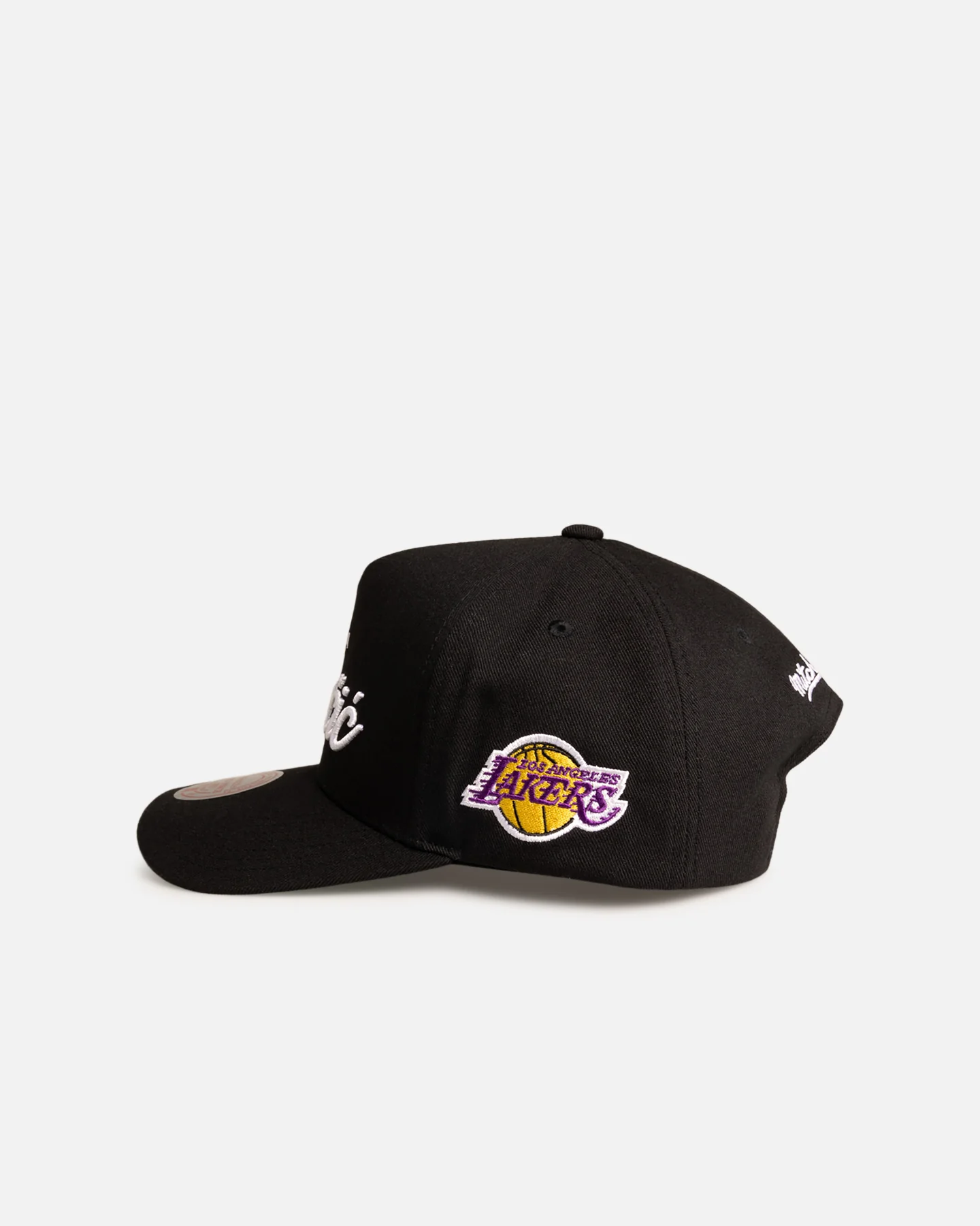 Mitchell & Ness Los Angeles Lakers Luka Dončić 'CLSC Script' Pro Pinch Snapback Black - Image 4