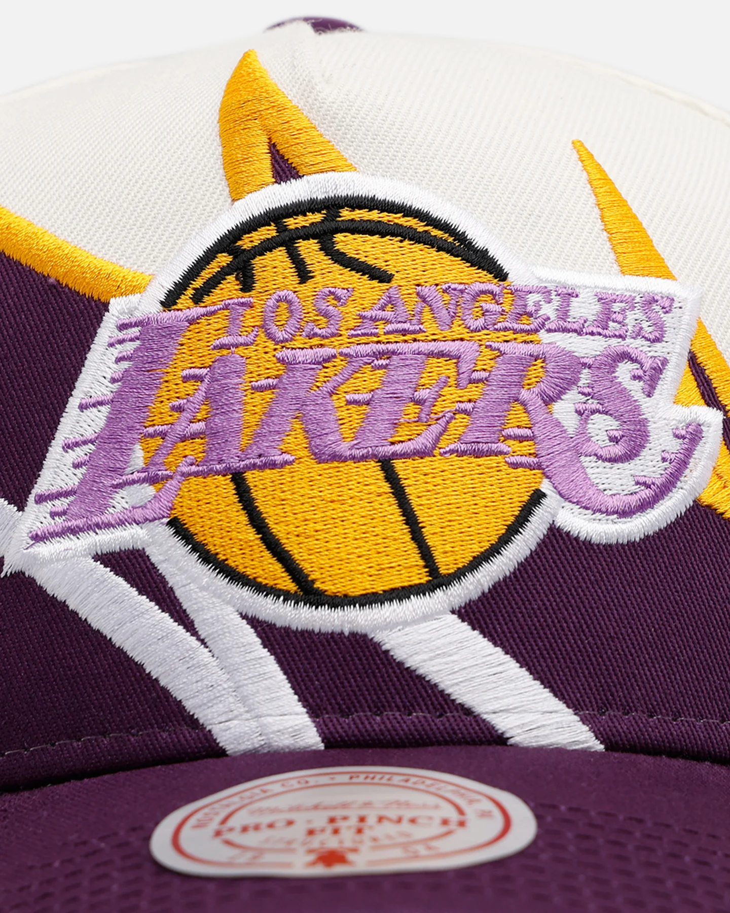 Mitchell & Ness Los Angeles Lakers 'Shark Tooth' Pro Pinch Snapback Cream/Purple - Image 5