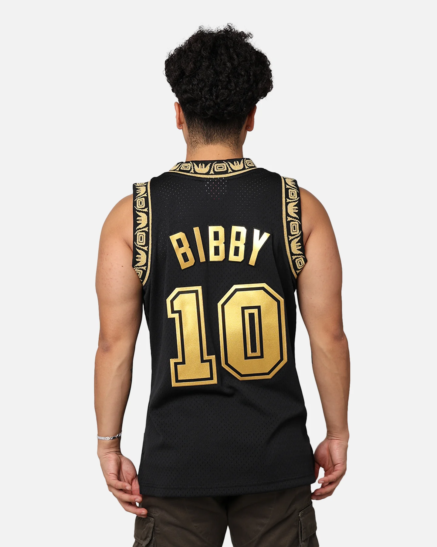 Mitchell & Ness Memphis Grizzlies Mike Bibby '98-99 Swingman Jersey Black/Gold - Image 5