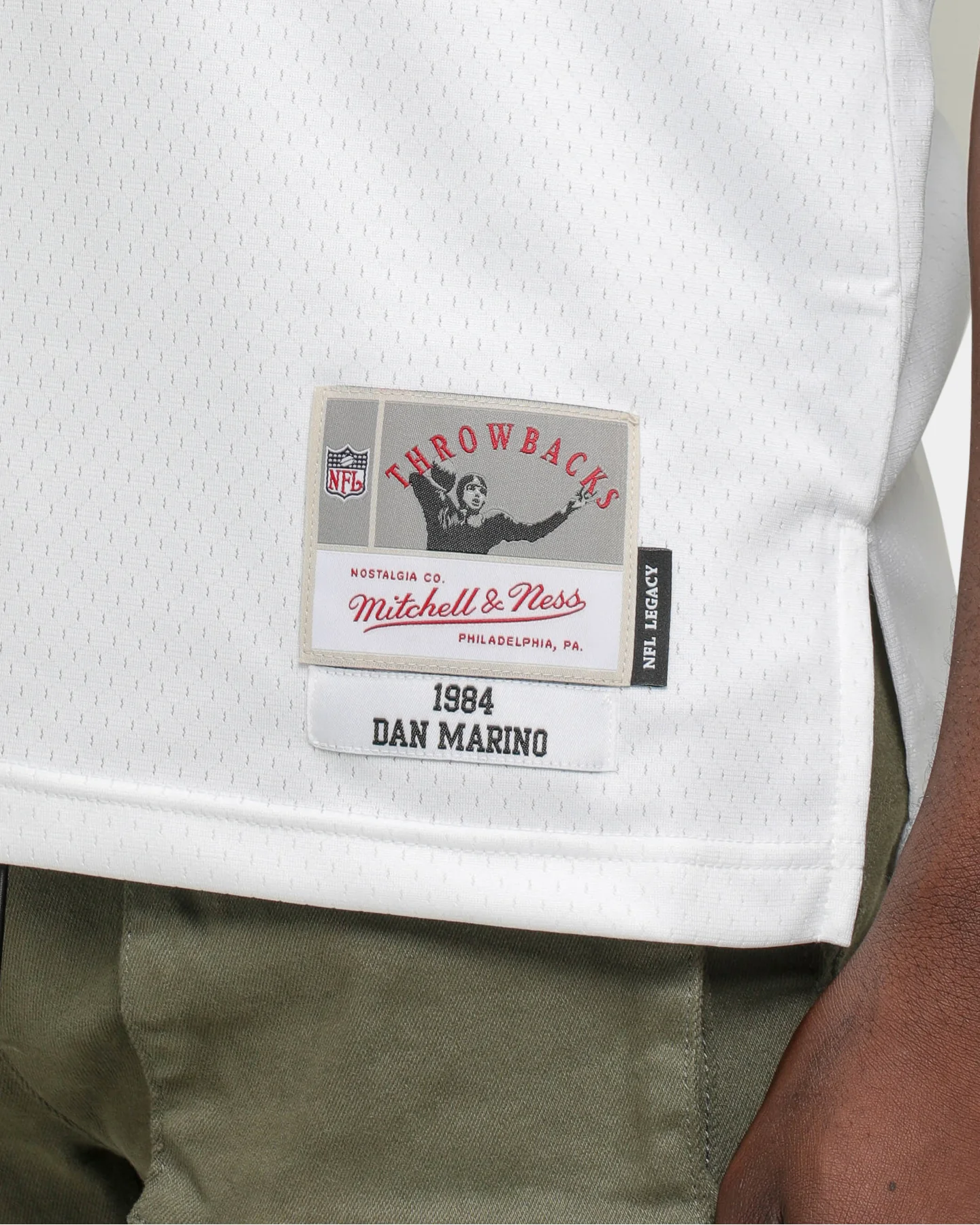 Mitchell & Ness Miami Dolphins Dan Marino #13 '84 Legacy Jersey White - Image 6