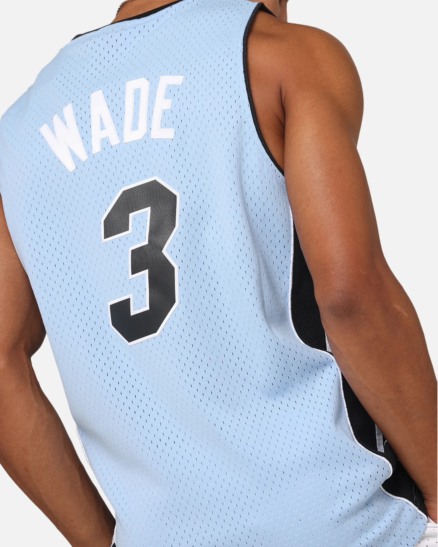 Mitchell & Ness Miami Heat Dwyane Wade 'Vapor Blue' Jersey Light Blue - Image 8