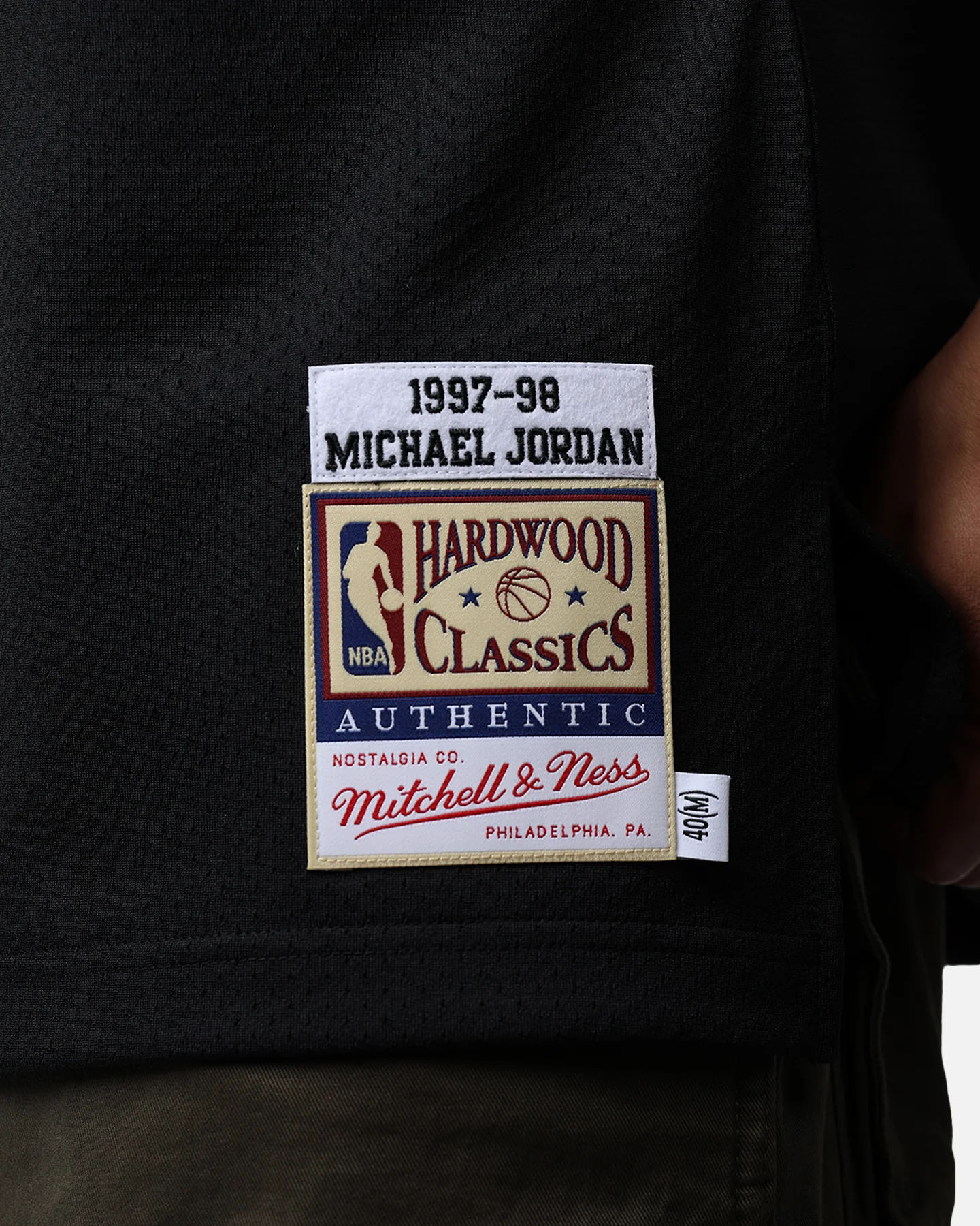 Mitchell & Ness Chicago Bulls Michael Jordan '97-'98 #23 Authentic NBA Jersey Black - Image 8