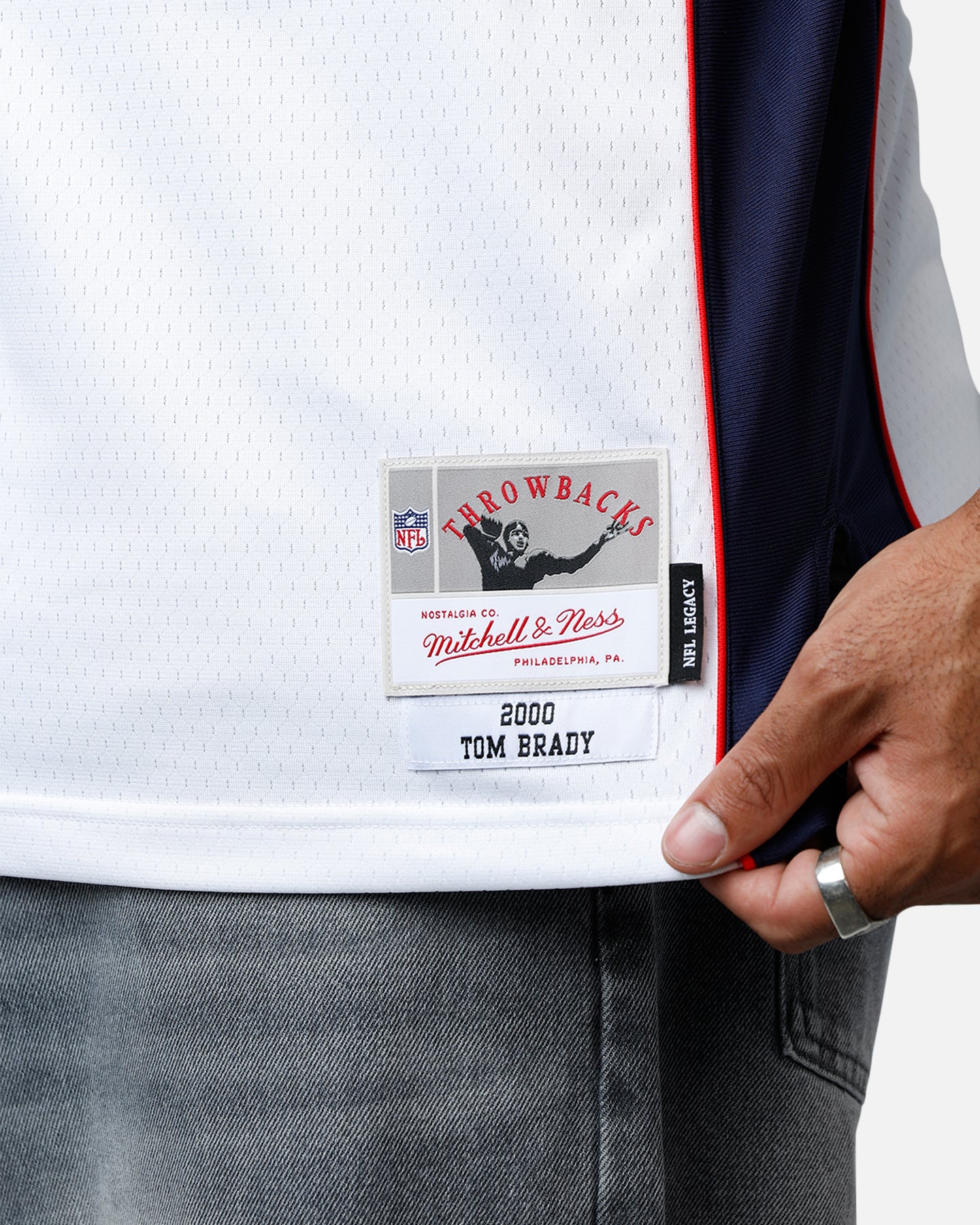 Mitchell & Ness New England Patriots Tom Brady #12 2000 Road Jersey White - Image 7