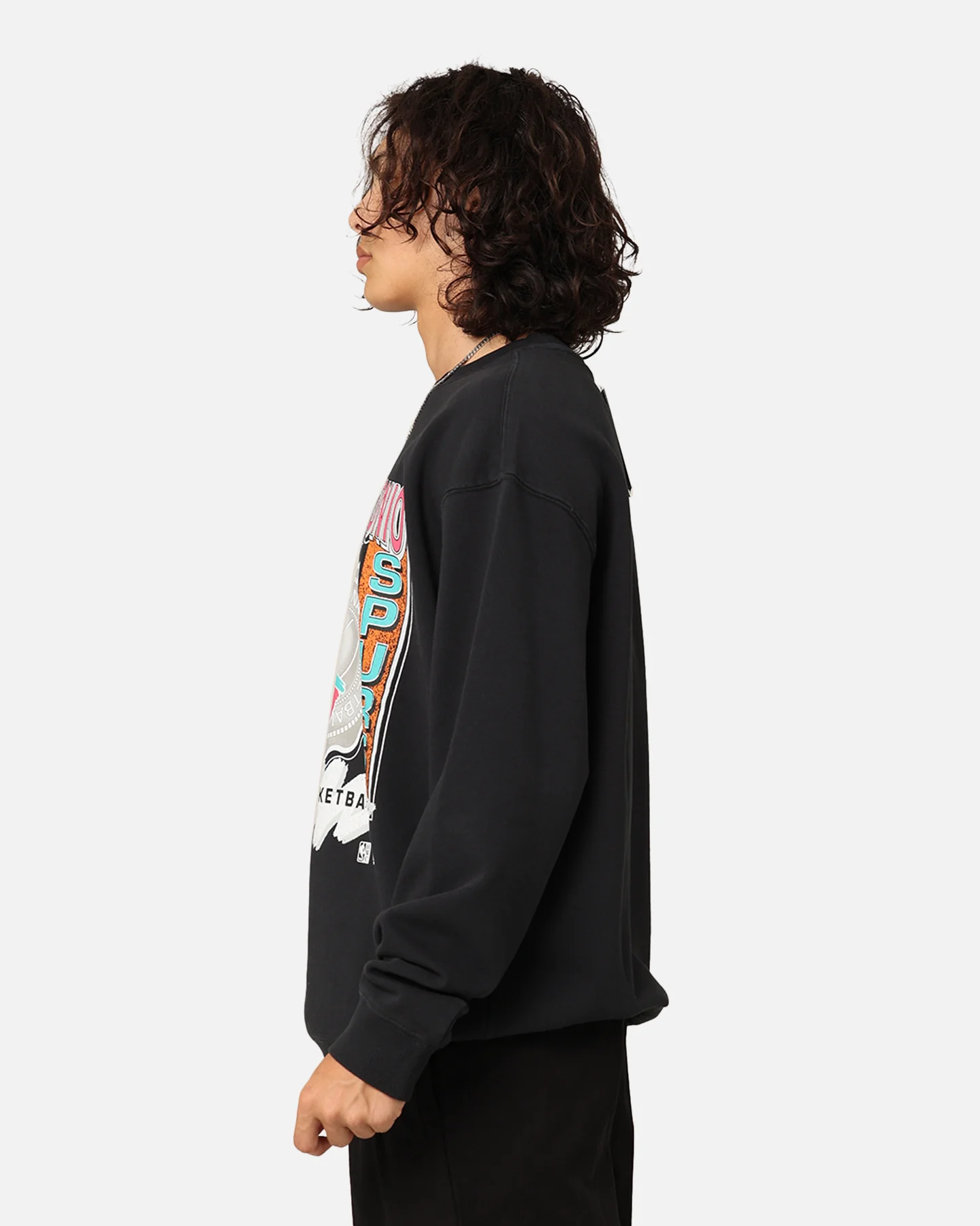 Mitchell & Ness San Antonio Spurs Brush Off Crewneck Black - Image 6