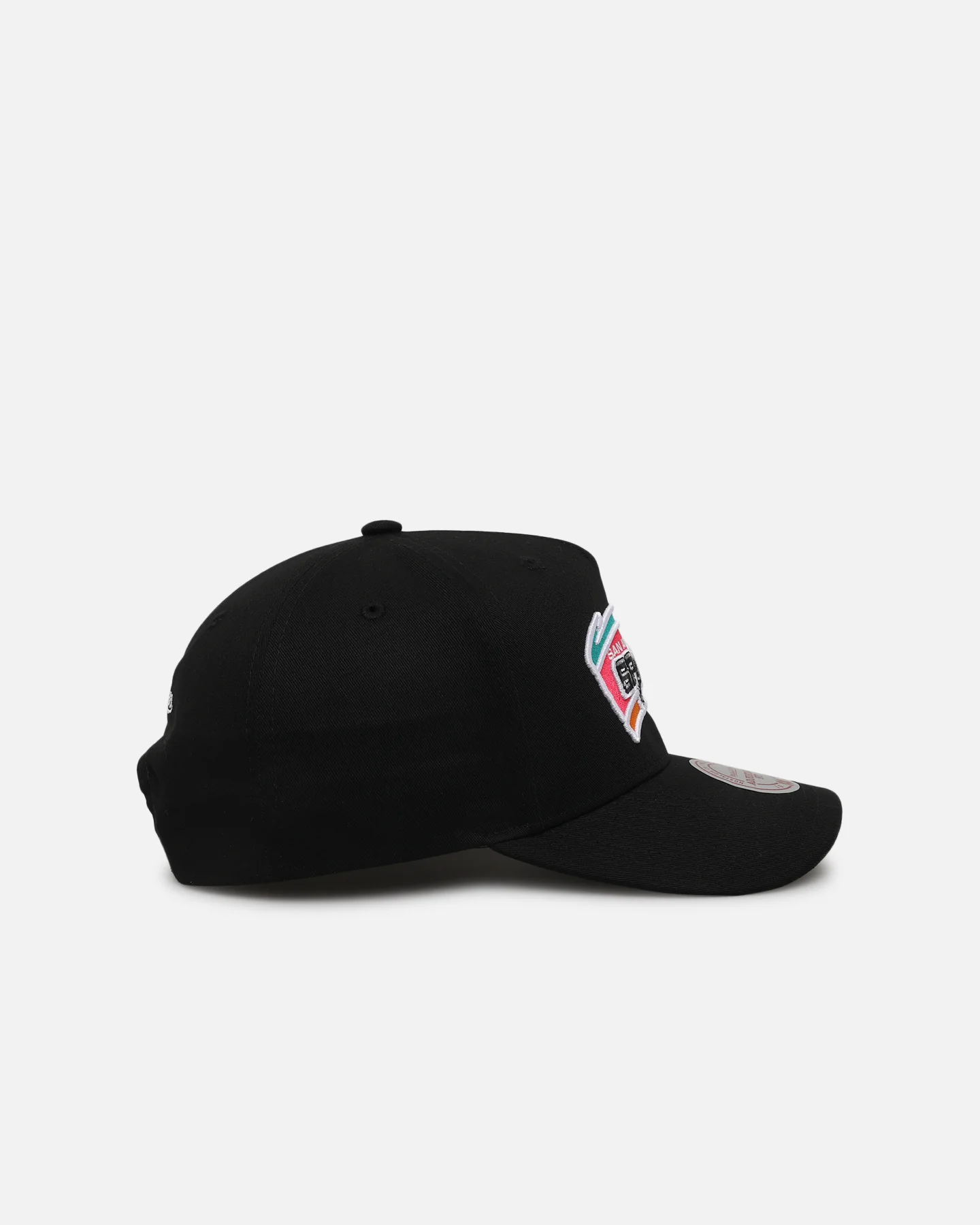 Mitchell & Ness San Antonio Spurs Team Colour Logo MVP Snapback Black - Image 3