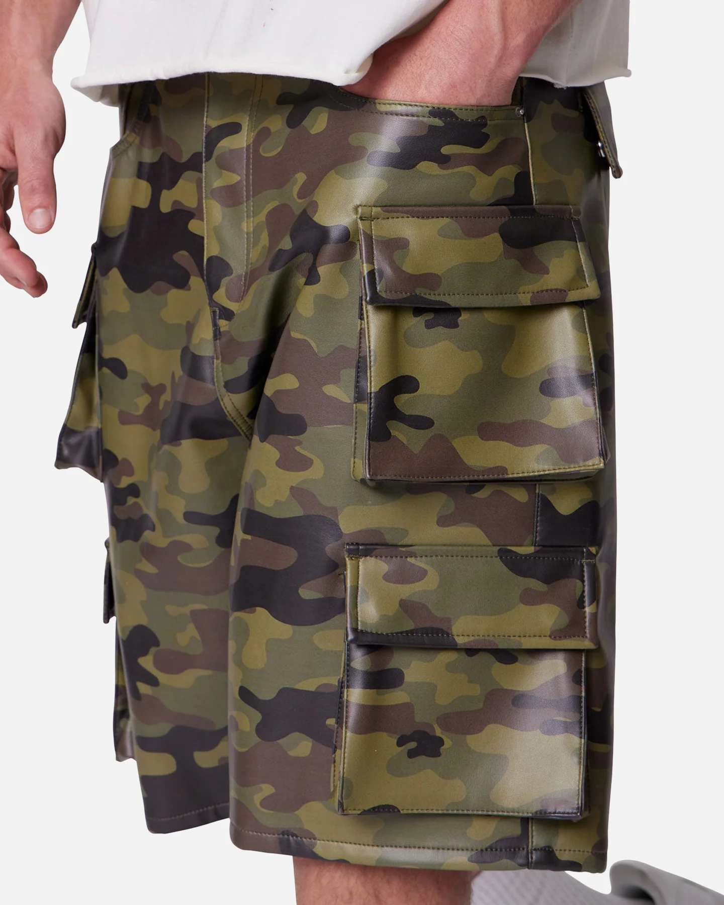 MNML Baggy Vegan Leather Cargo Shorts Camo - Image 5
