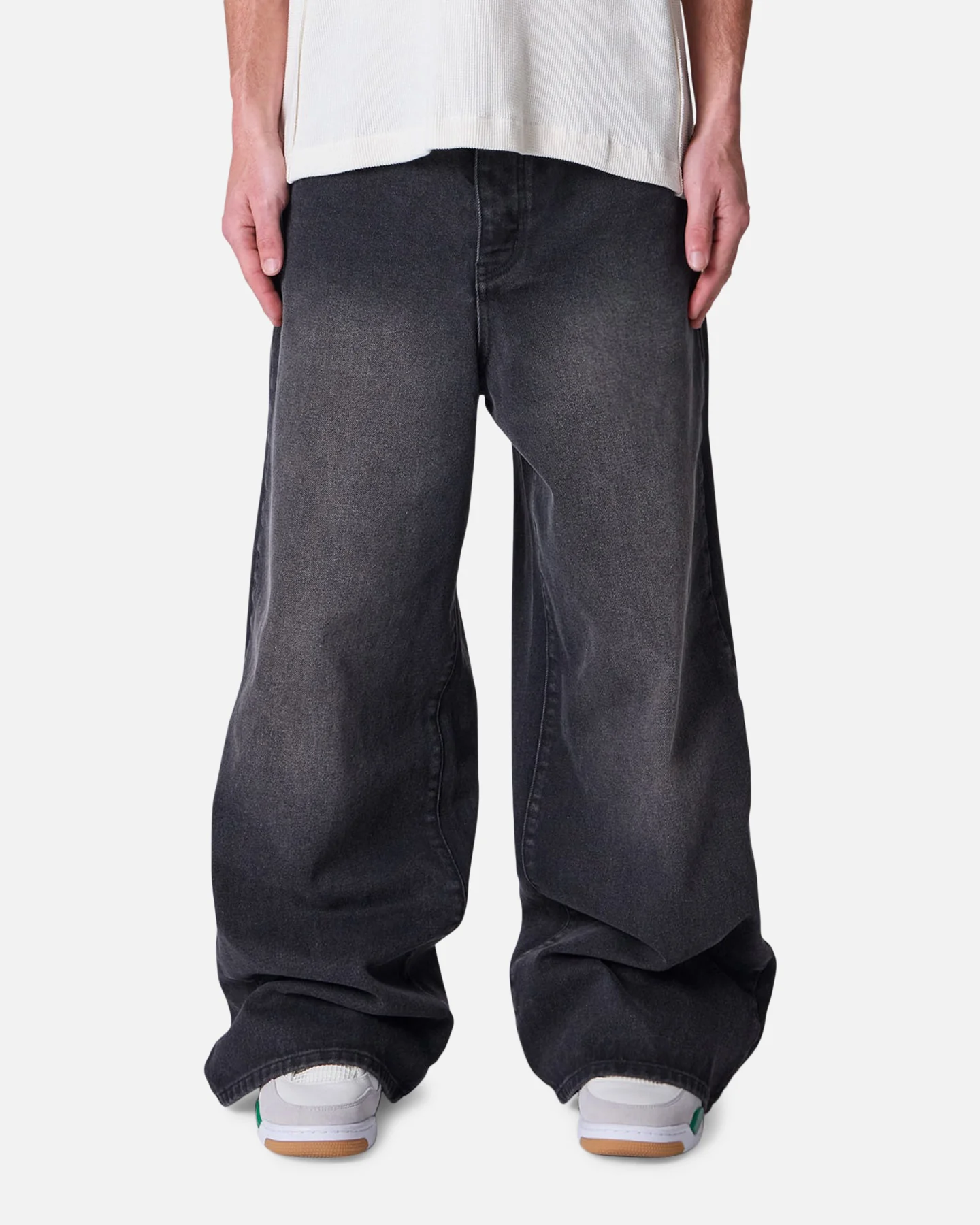 MNML Baggy Washed Rave Denim Jeans Vintage Black