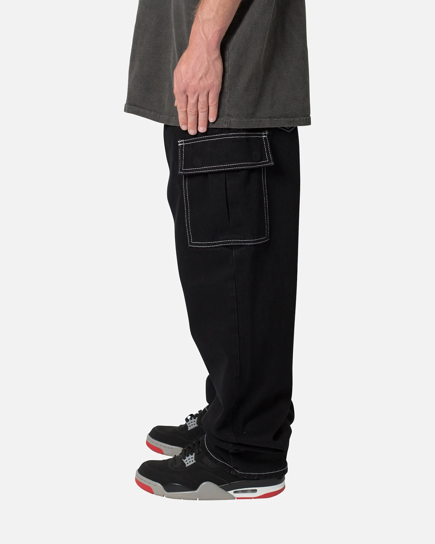 MNML Contrast Ultra Baggy Cargo Denim Jeans Black - Image 3