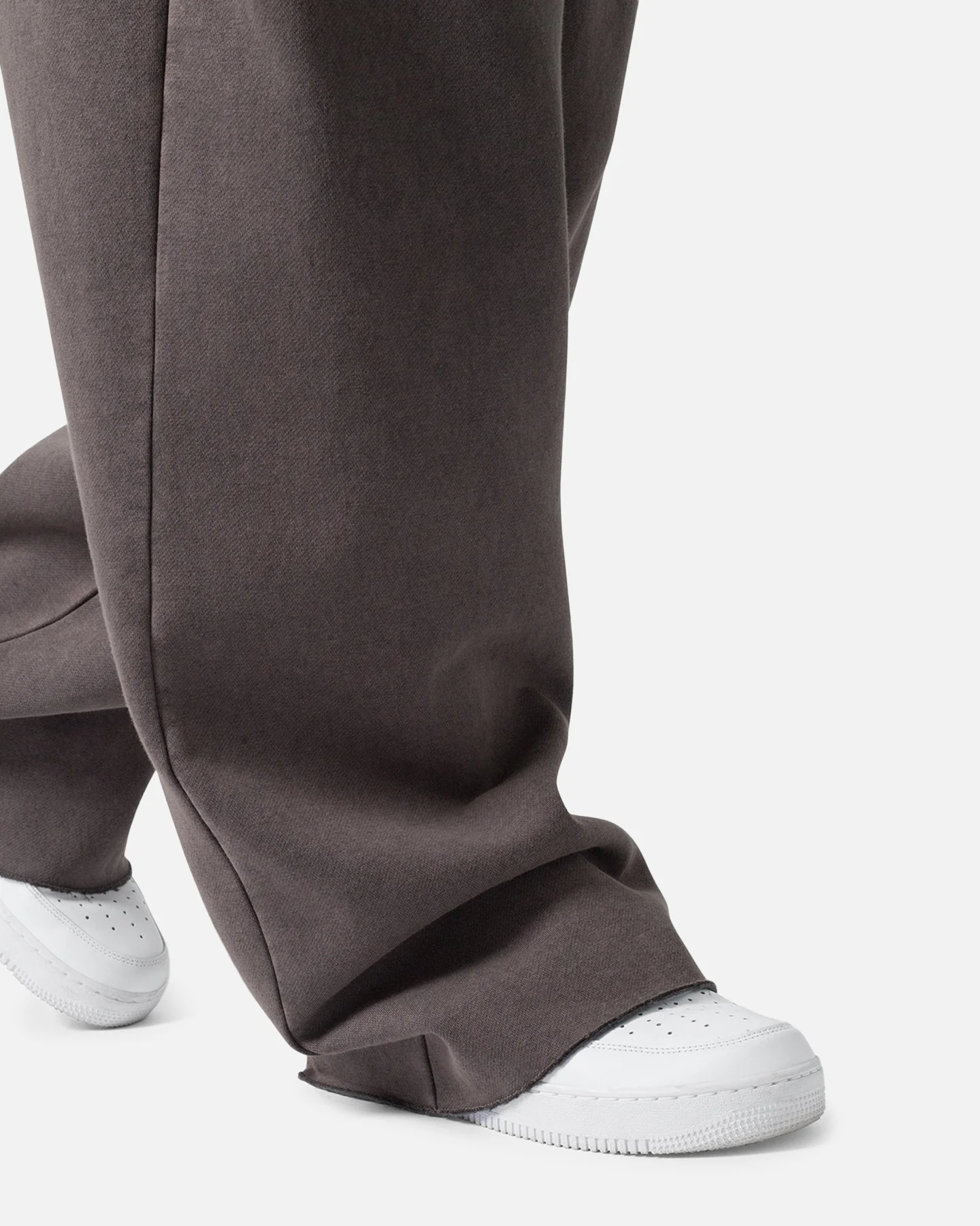 MNML Washed Ultra Baggy Sweatpants Washed Black - Image 7