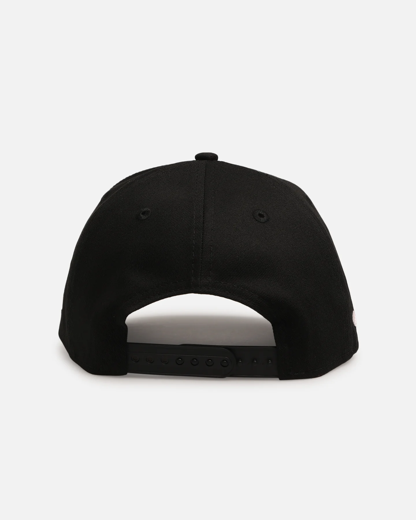 New Era Atlanta Braves 'Drip Glow Script' 9FORTY A-Frame Snapback Black/Pink - Image 2