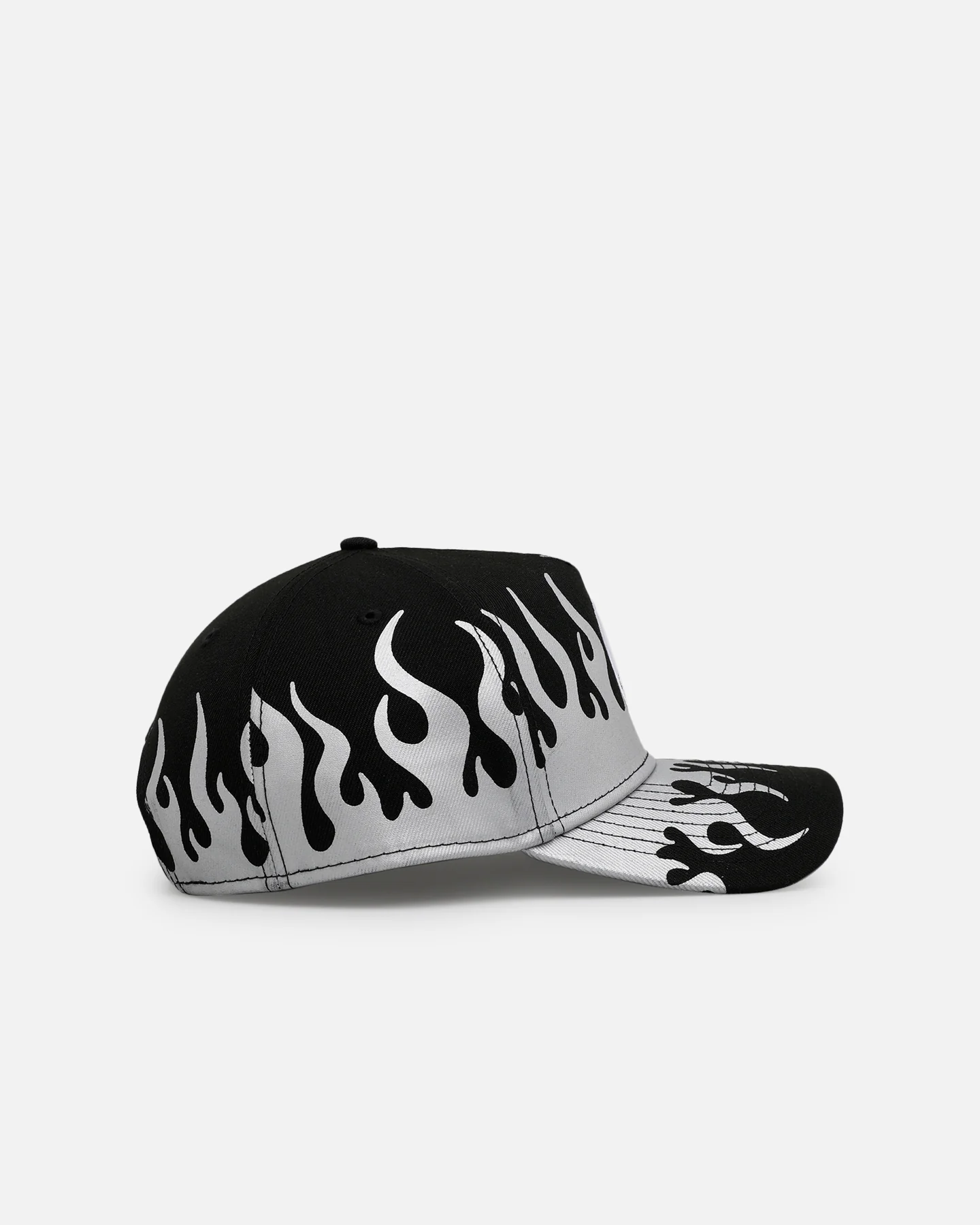 New Era Baltimore Orioles 'Metallic Flames' 9FORTY A-Frame Snapback Black/Silver - Image 3