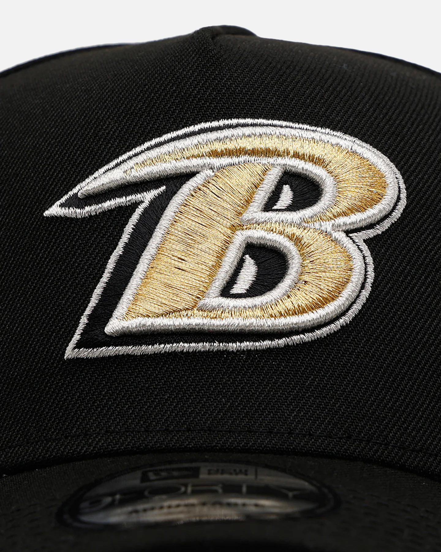 New Era Baltimore Ravens 'New Year's Eve' 9FORTY A-Frame Snapback Gold/Silver - Image 5