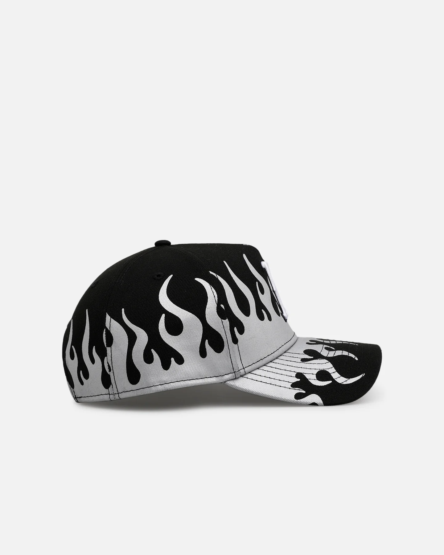 New Era Boston Red Sox 'Metallic Flames' 9FORTY A-Frame Snapback Black/Silver - Image 3